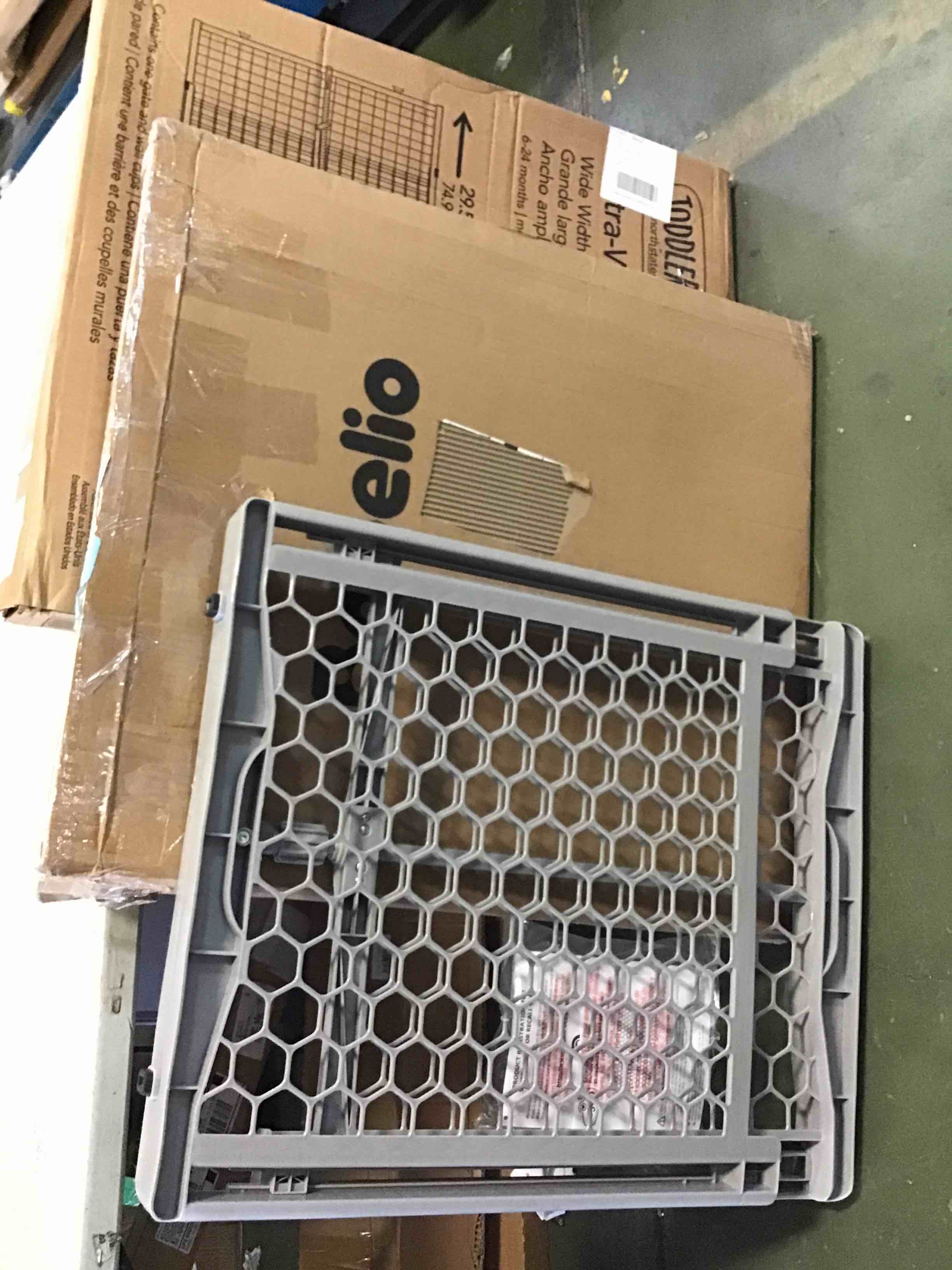https://s3.amazonaws.com/lotting-images-prod/bidfta/RED5153271_1693406548471.jpeg