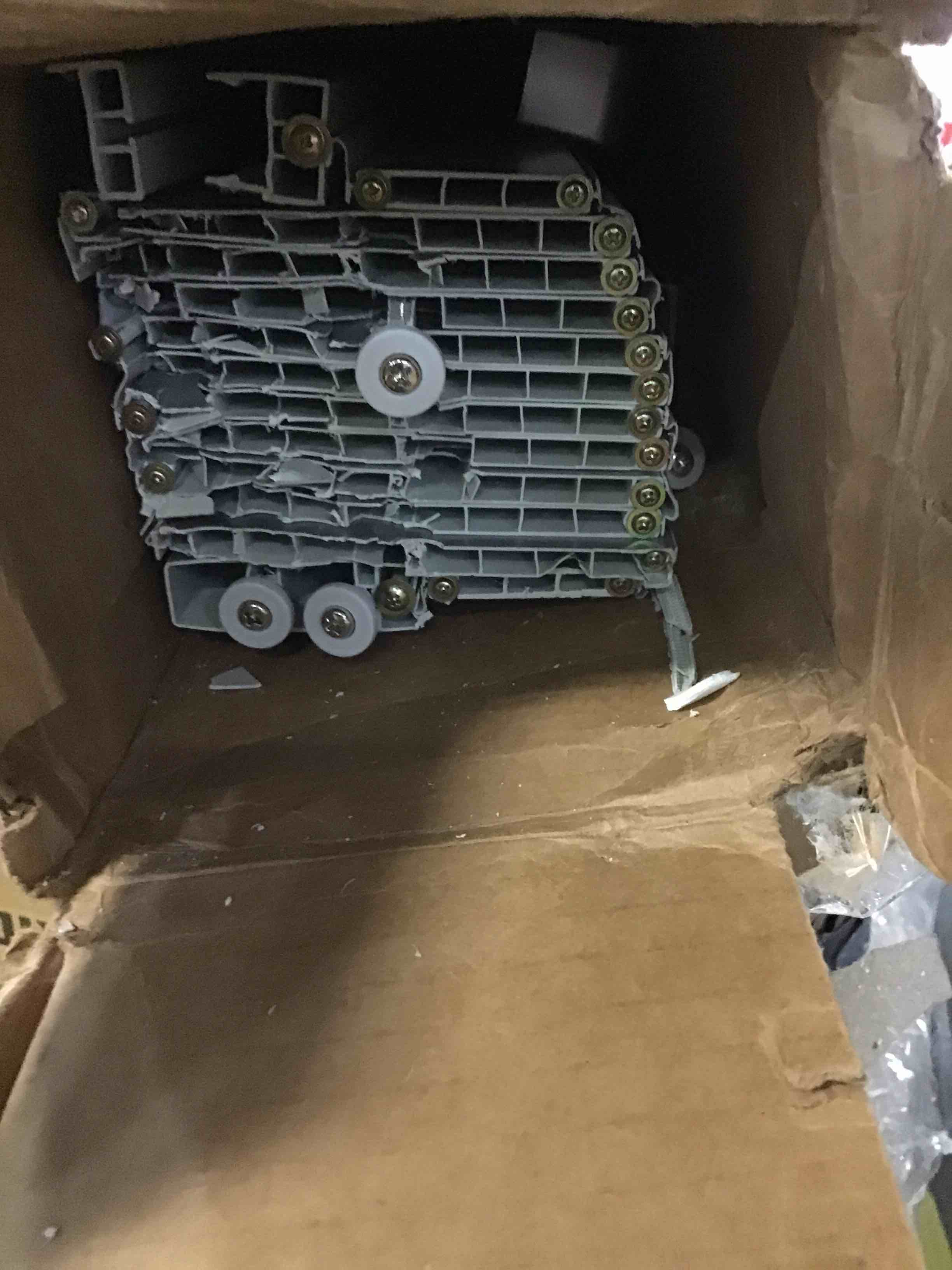 https://s3.amazonaws.com/lotting-images-prod/bidfta/RED5153439_1693485581036.jpeg
