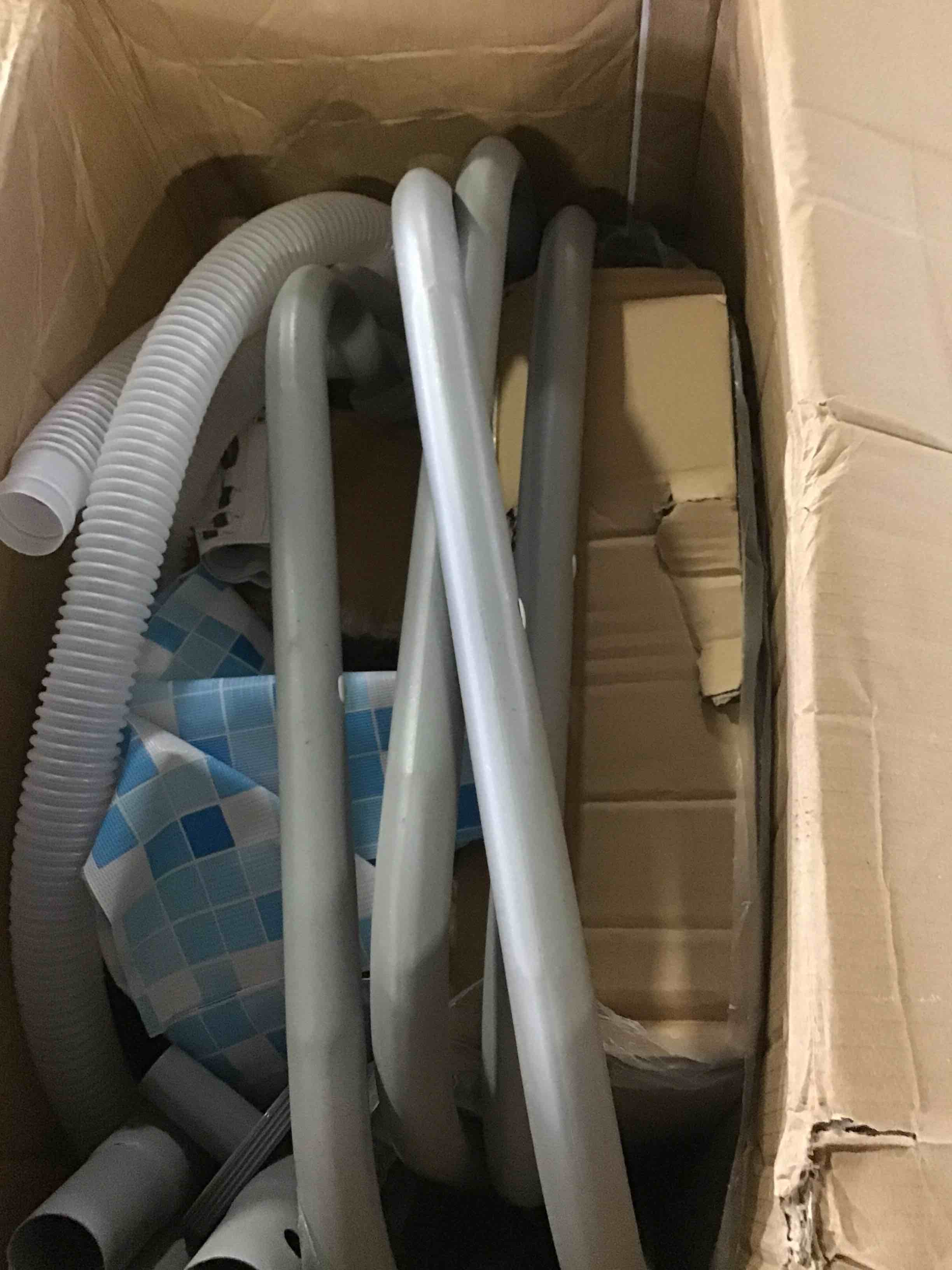 https://s3.amazonaws.com/lotting-images-prod/bidfta/RED5153860_1694103448463.jpeg