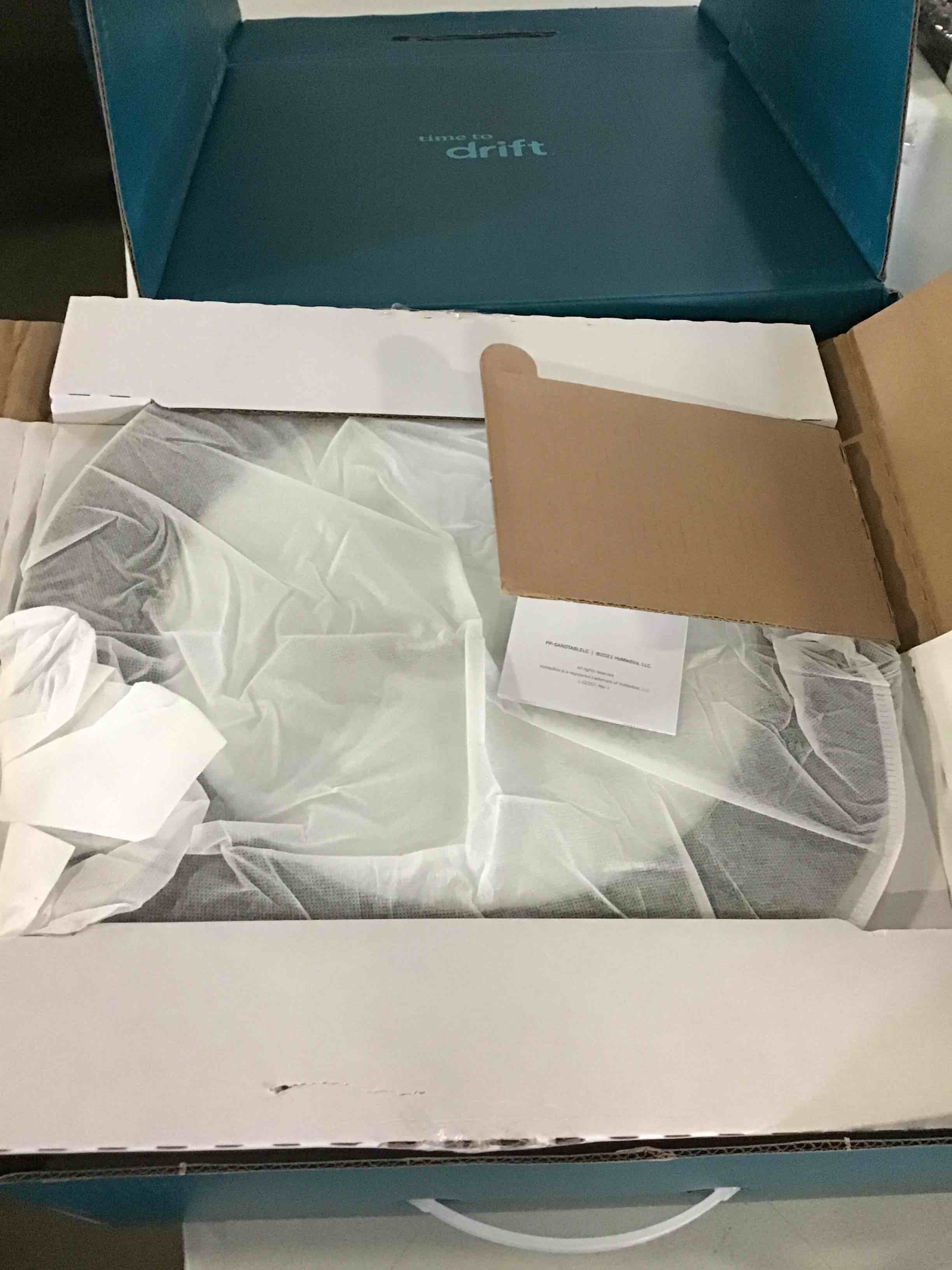 https://s3.amazonaws.com/lotting-images-prod/bidfta/RED5154038_1694187955309.jpeg