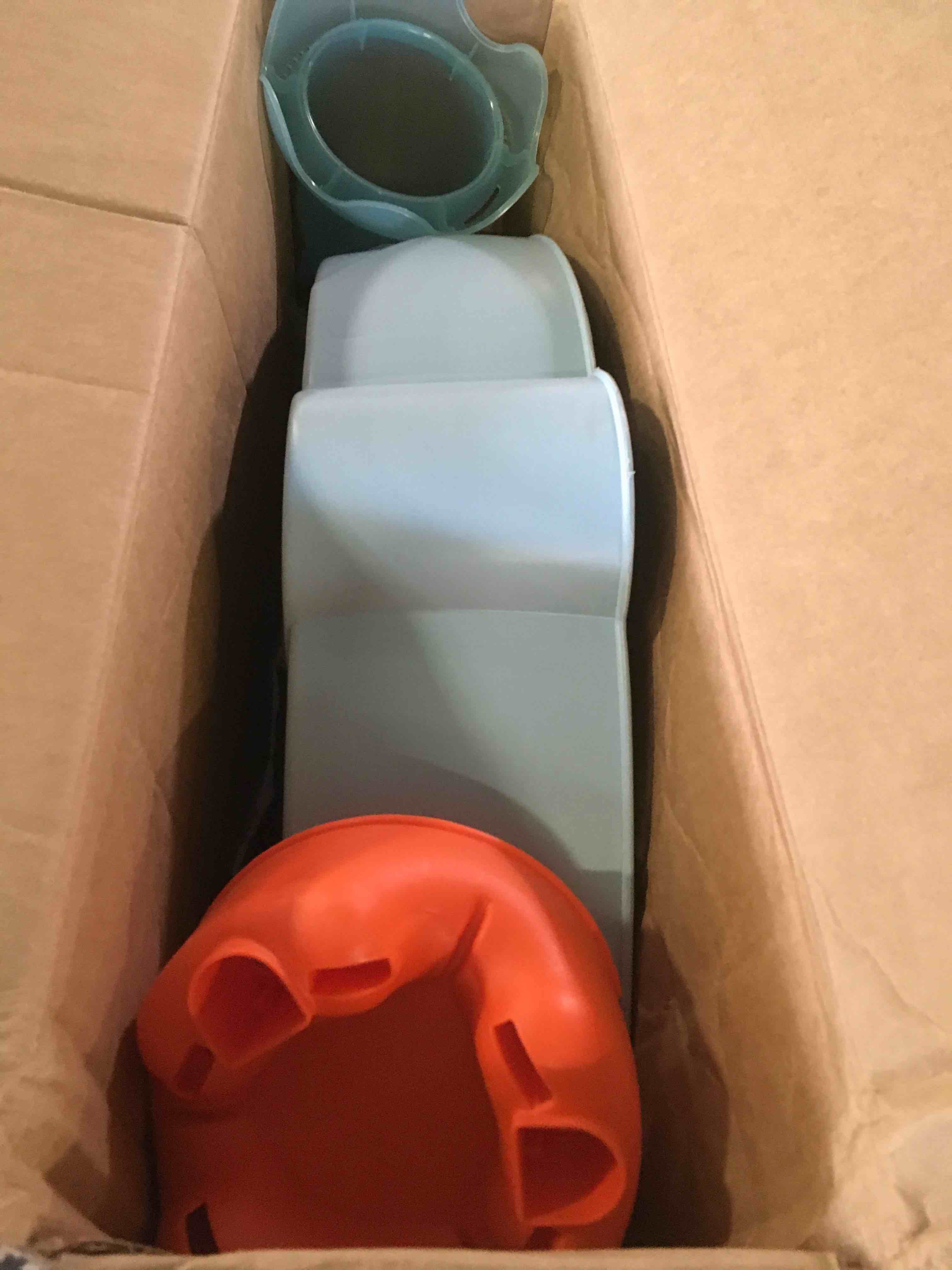 https://s3.amazonaws.com/lotting-images-prod/bidfta/RED5154200_1694448973667.jpeg