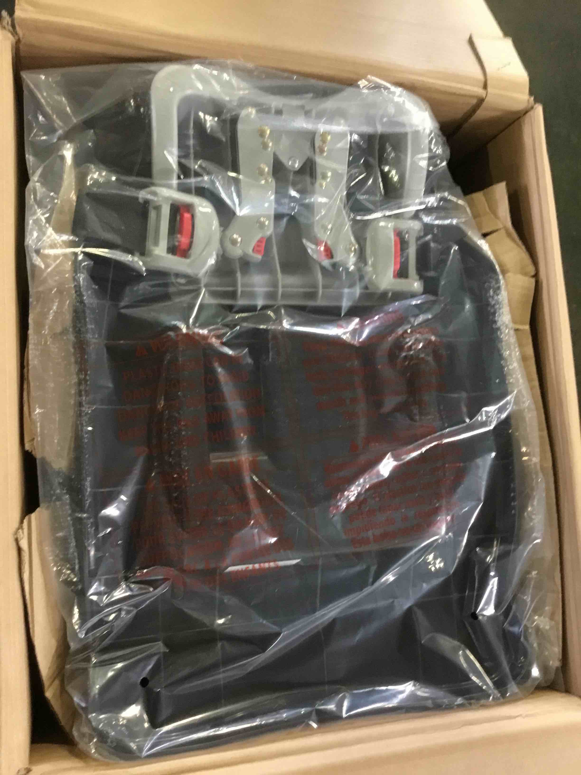 https://s3.amazonaws.com/lotting-images-prod/bidfta/RED5154214_1694454346566.jpeg