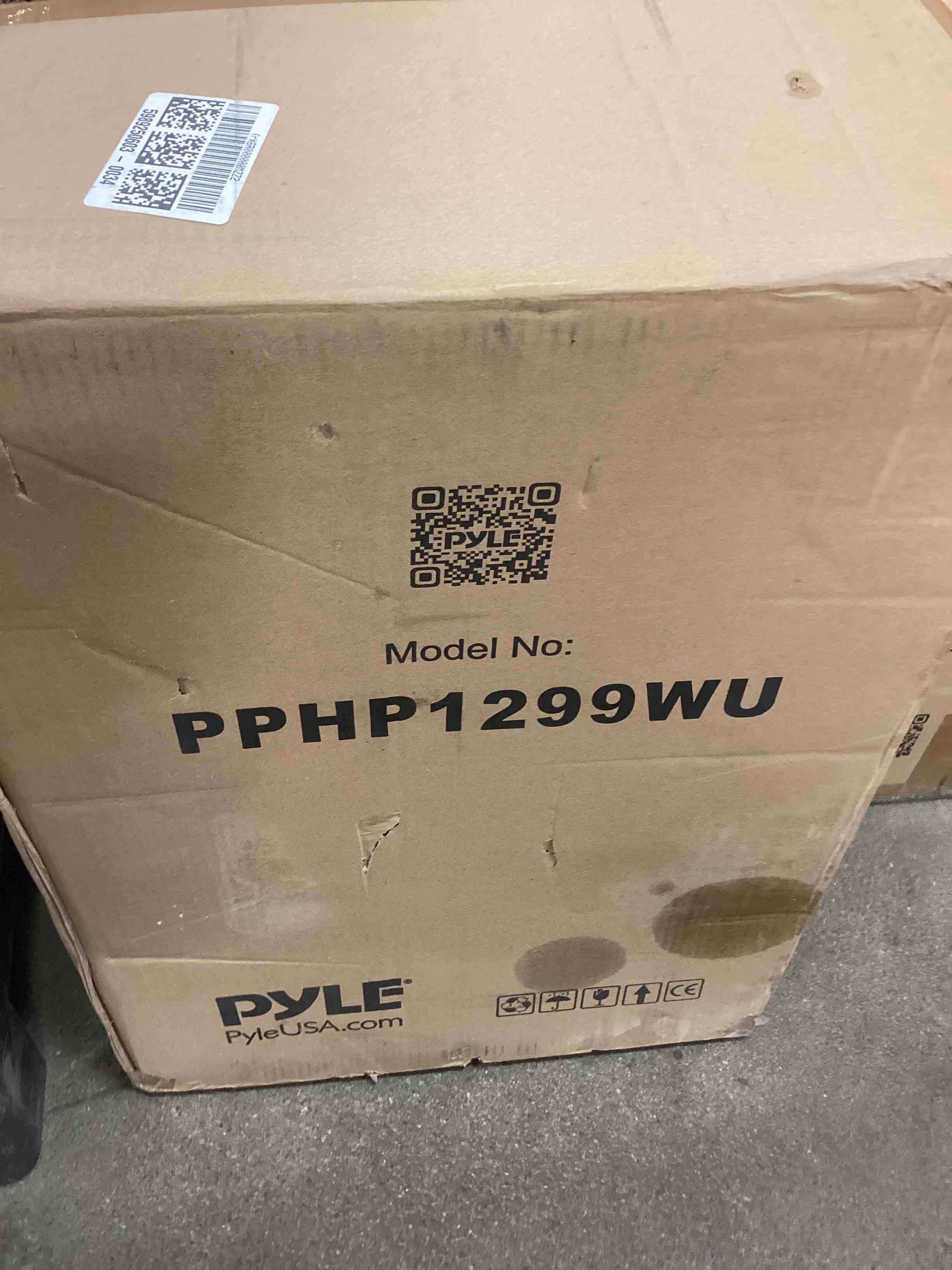 https://s3.amazonaws.com/lotting-images-prod/bidfta/RED5156154_1688569456591.jpeg