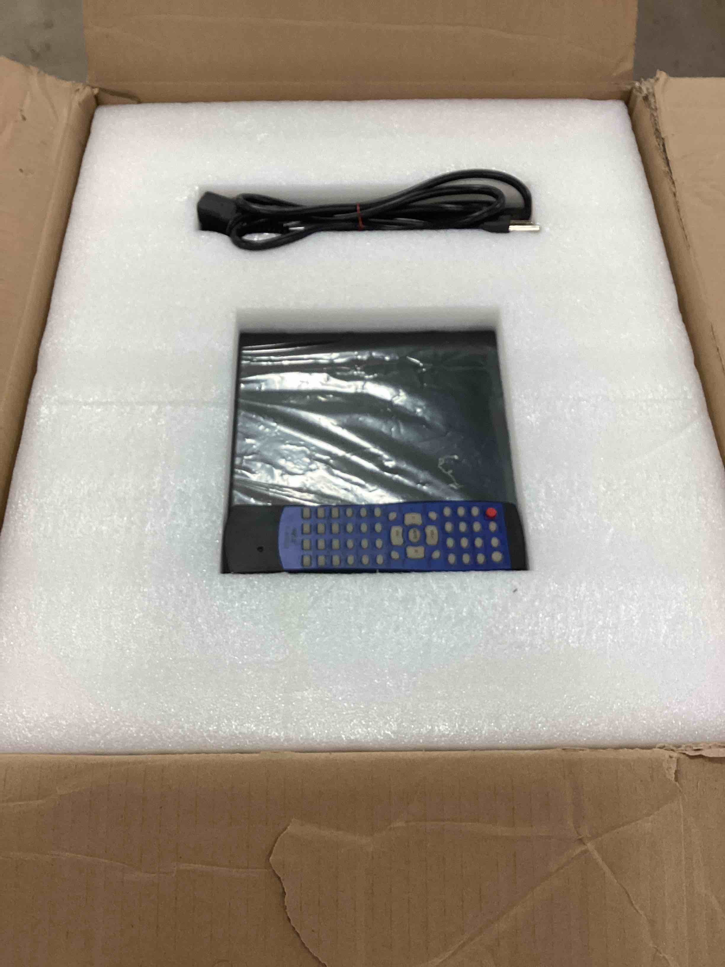 https://s3.amazonaws.com/lotting-images-prod/bidfta/RED5156184_1688571166672.jpeg