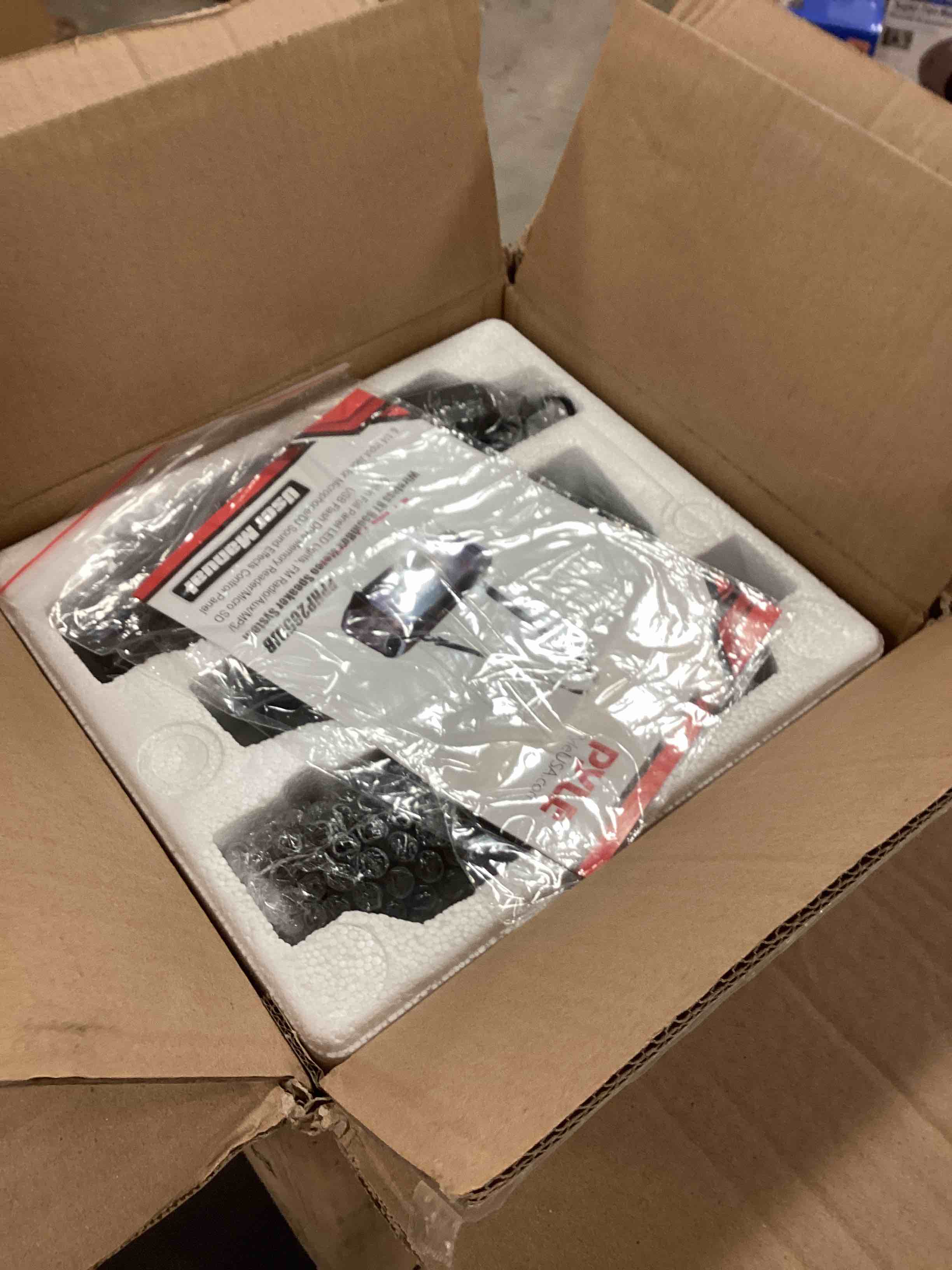 https://s3.amazonaws.com/lotting-images-prod/bidfta/RED5156196_1688572543124.jpeg