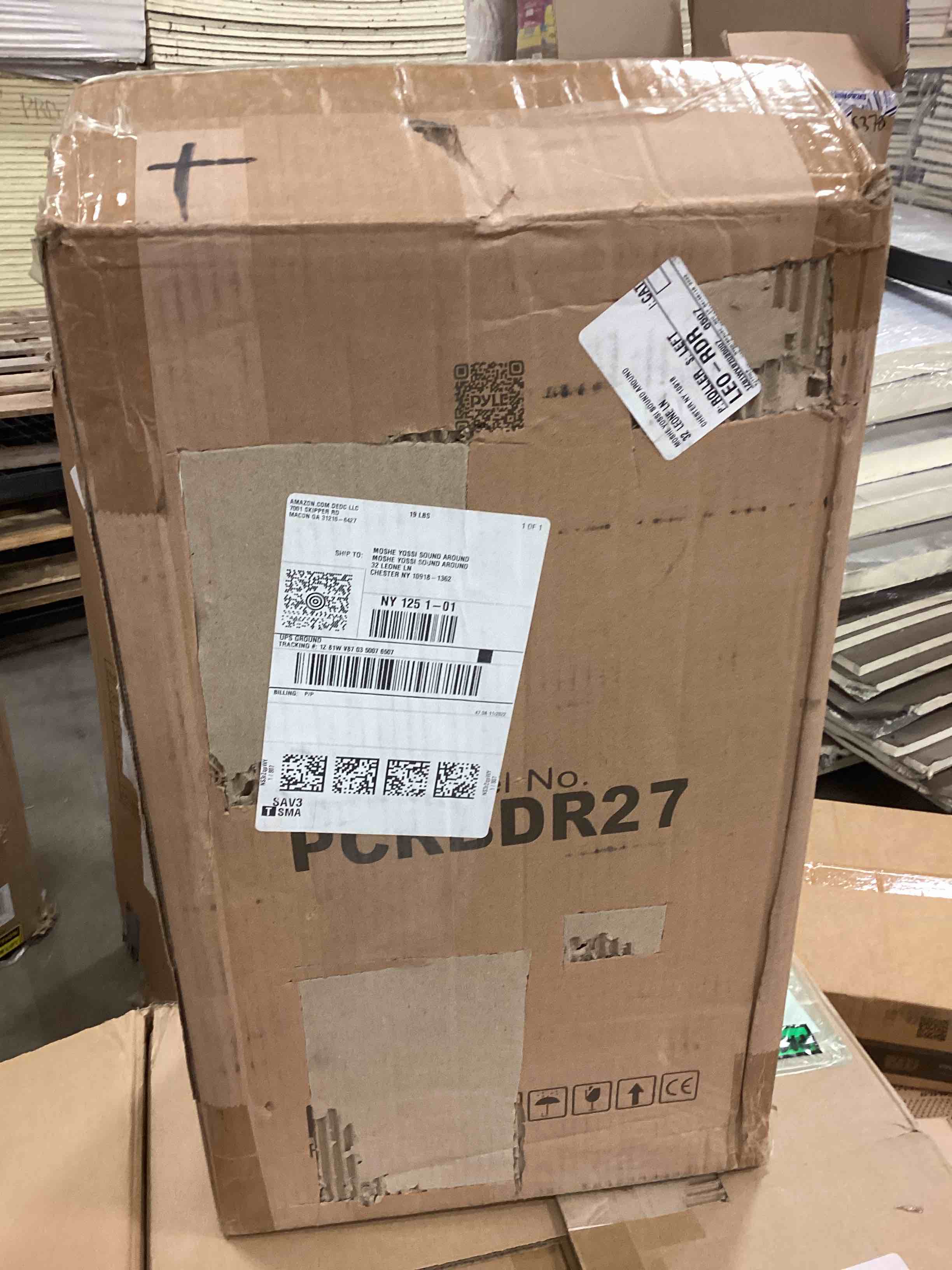 https://s3.amazonaws.com/lotting-images-prod/bidfta/RED5156850_1688993634222.jpeg