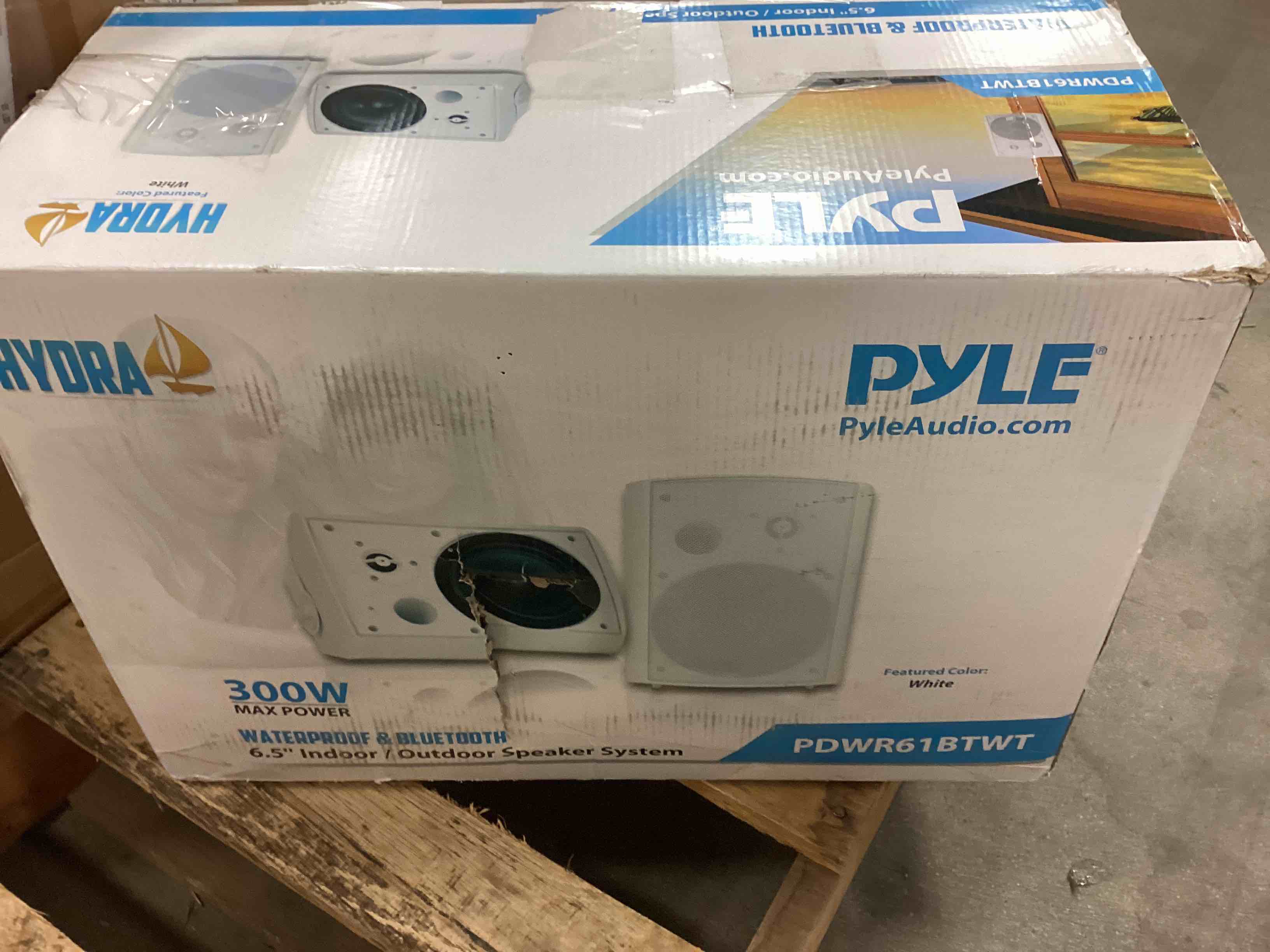 https://s3.amazonaws.com/lotting-images-prod/bidfta/RED5156857_1688994558059.jpeg