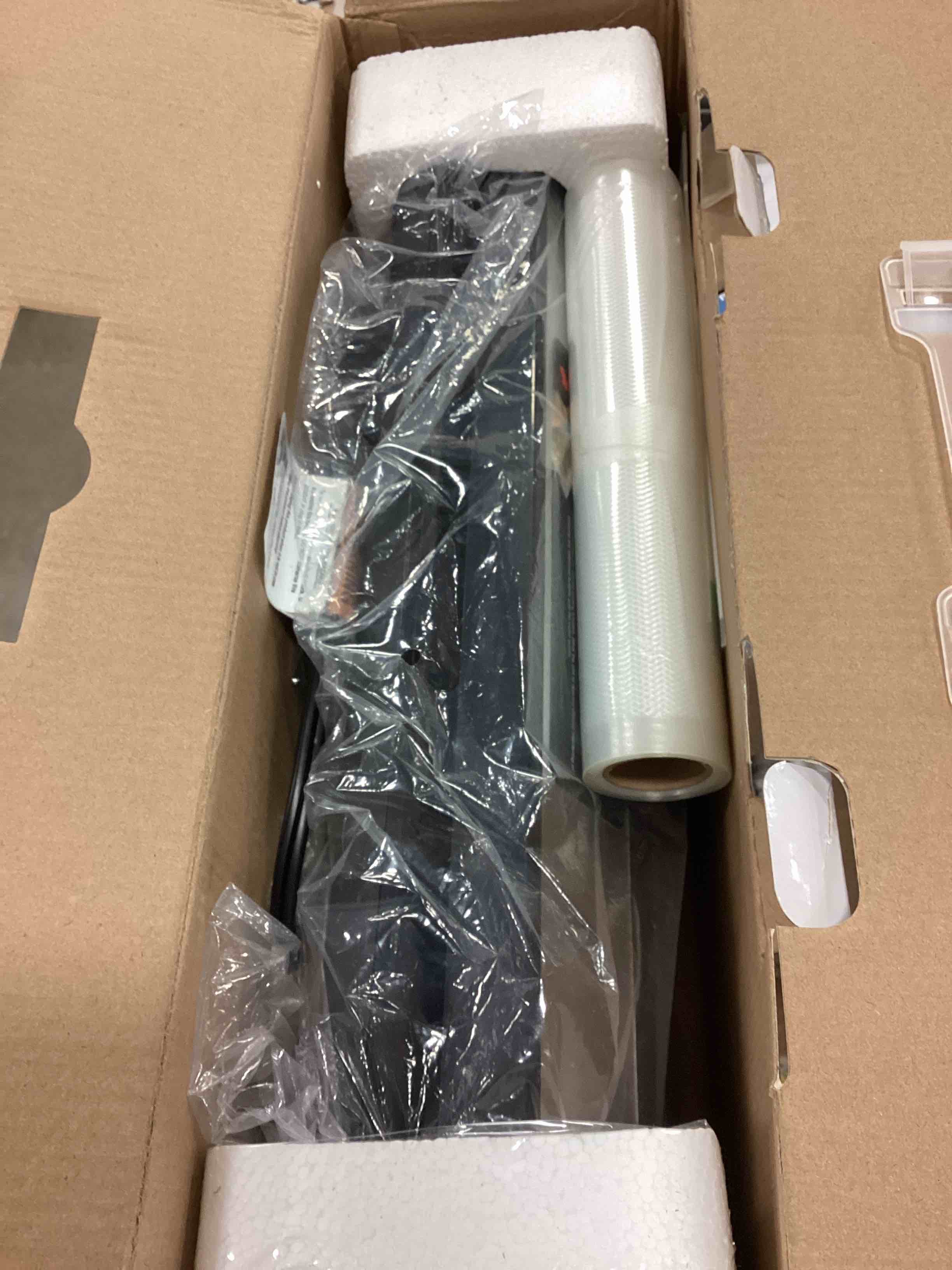 https://s3.amazonaws.com/lotting-images-prod/bidfta/RED5156866_1688996214526.jpeg