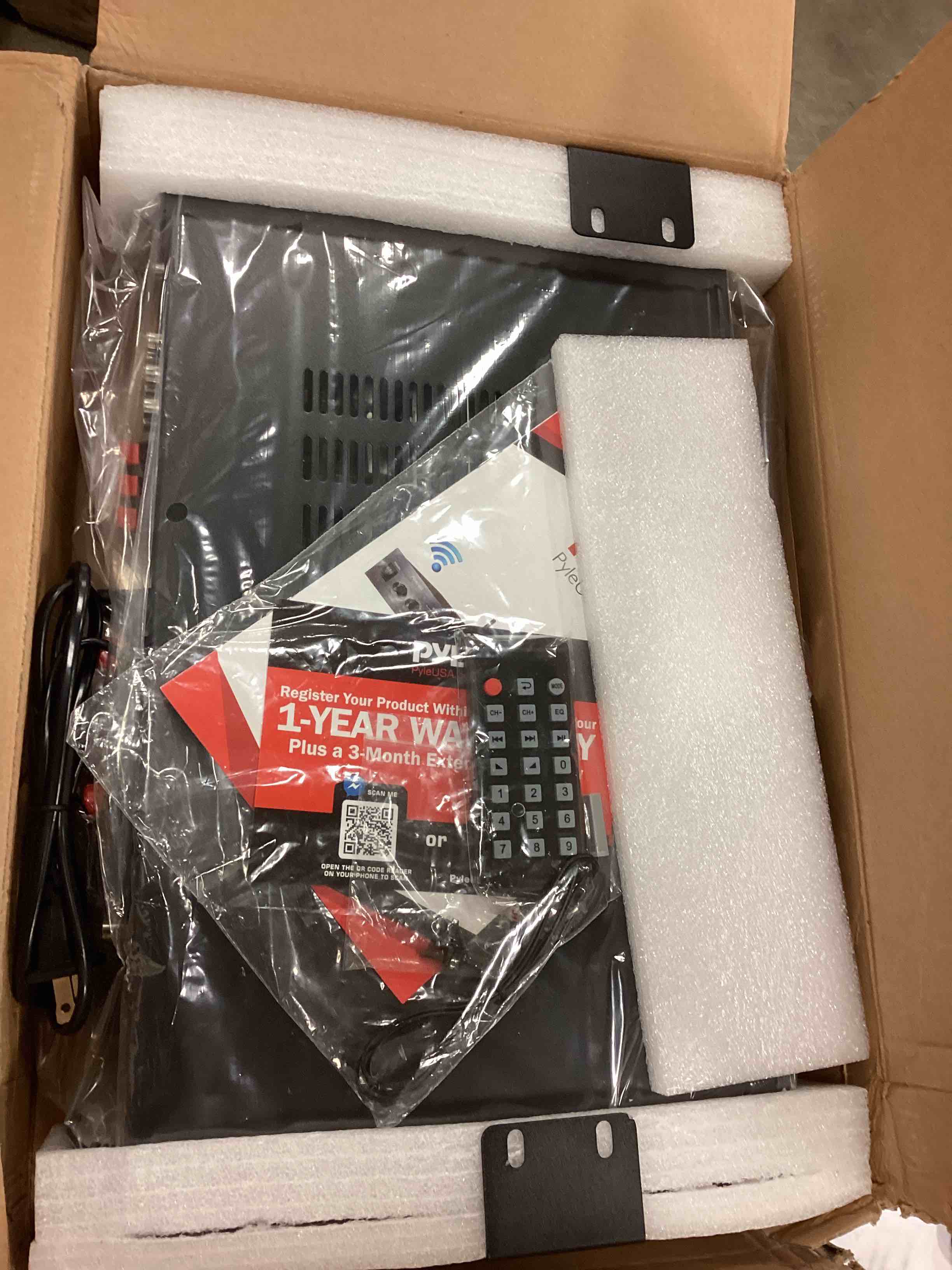 https://s3.amazonaws.com/lotting-images-prod/bidfta/RED5156868_1688996407973.jpeg