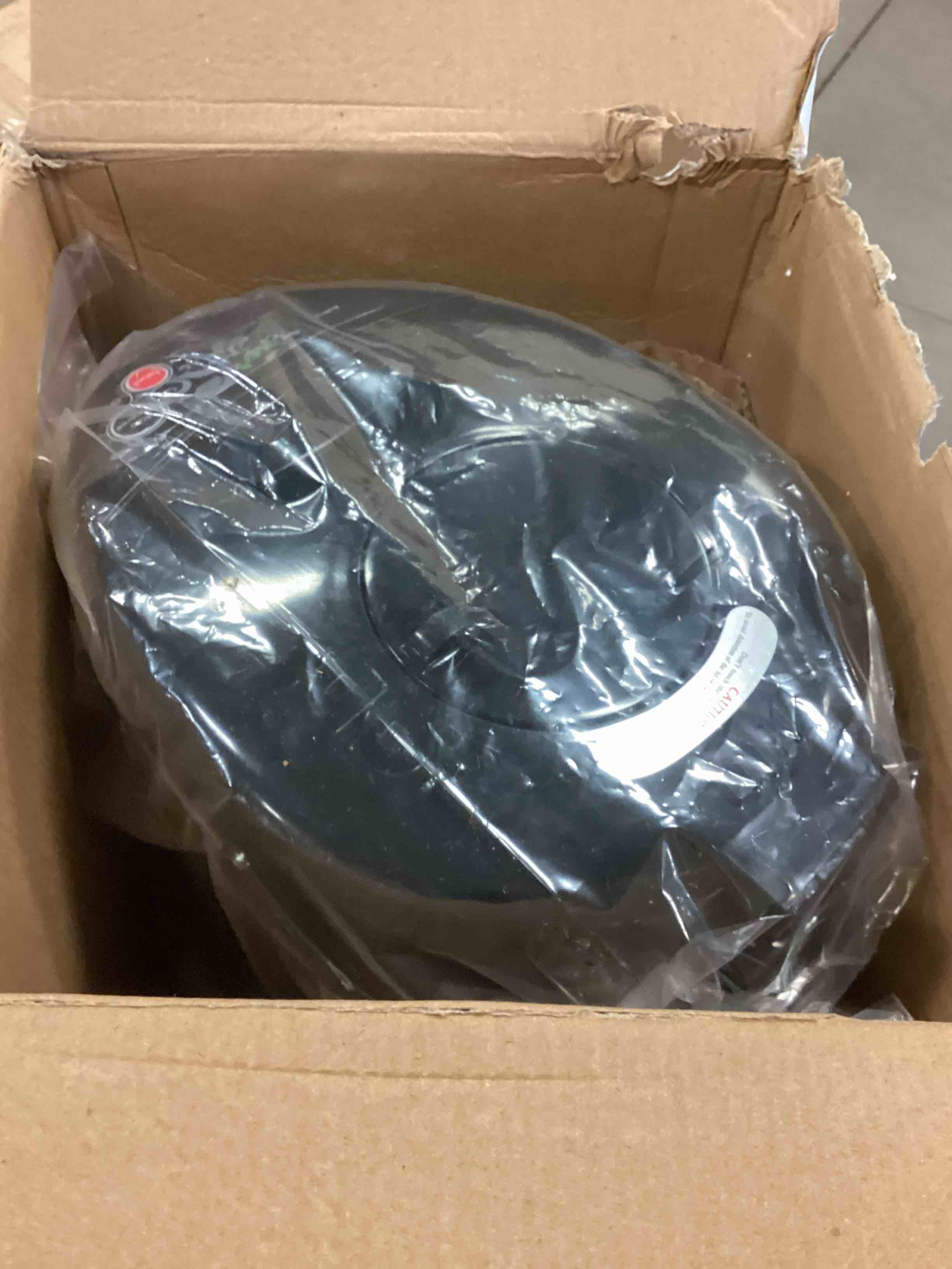 https://s3.amazonaws.com/lotting-images-prod/bidfta/RED5156904_1689002745726.jpeg