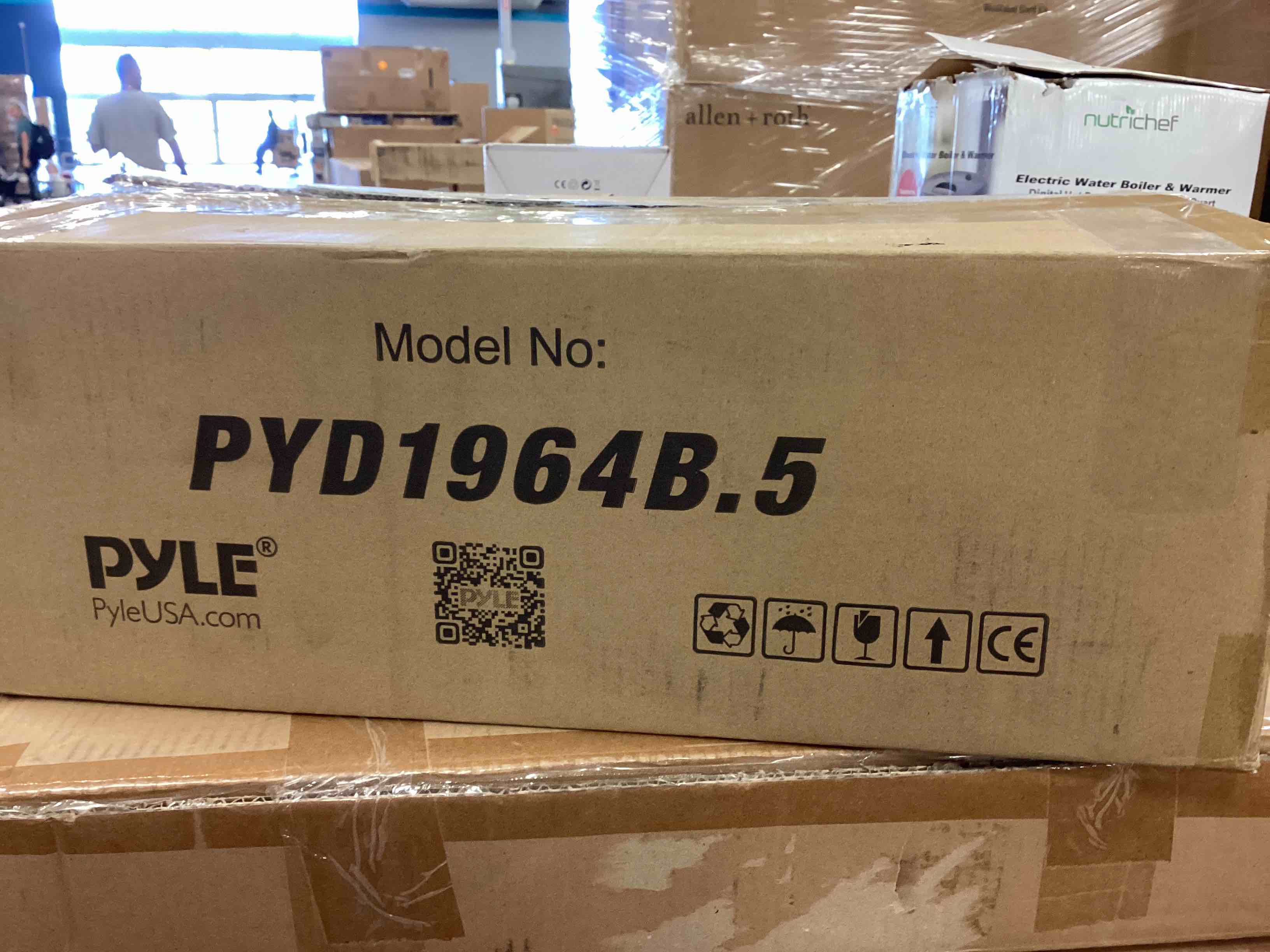 https://s3.amazonaws.com/lotting-images-prod/bidfta/RED5156920_1689004896029.jpeg