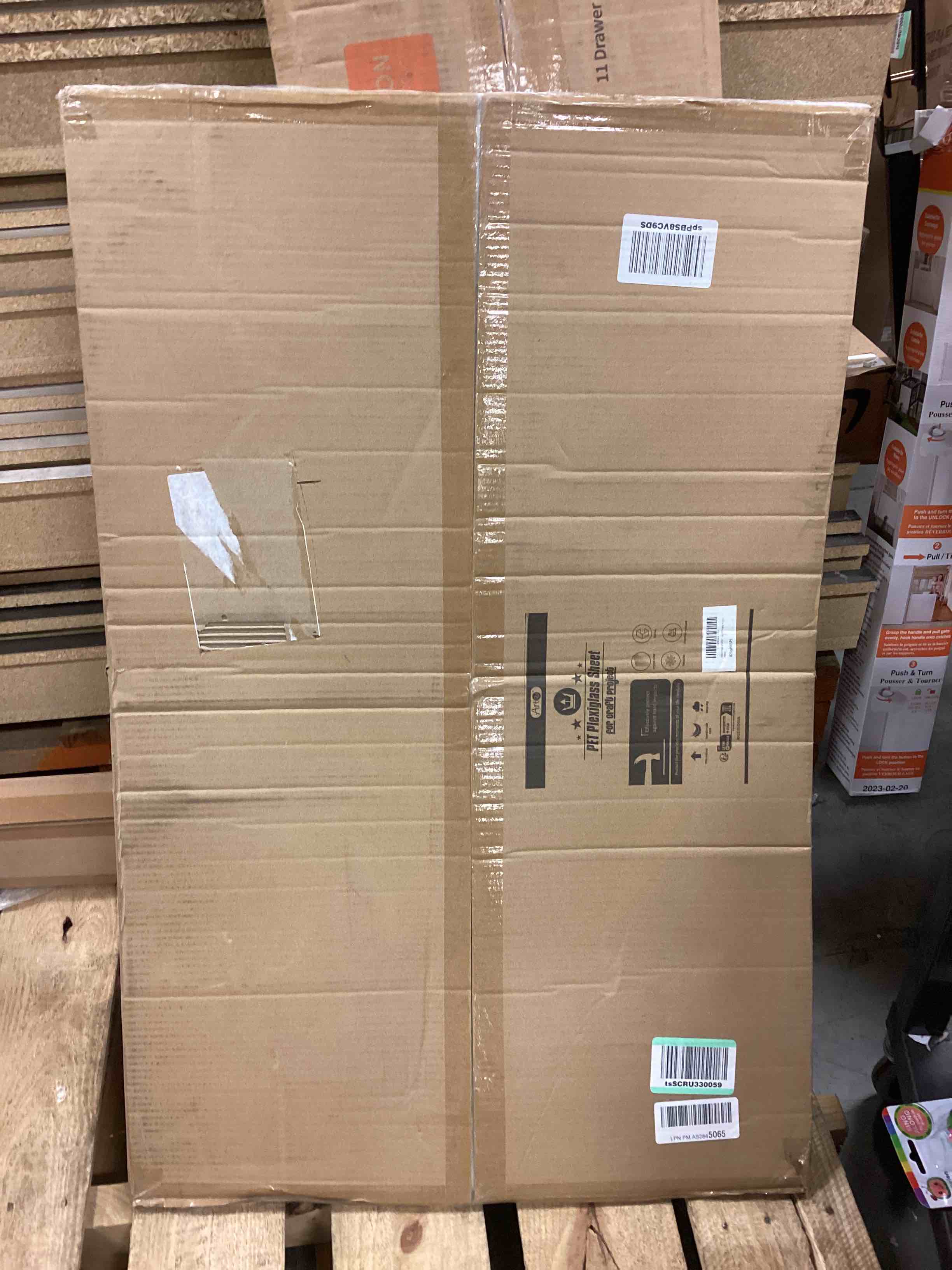 https://s3.amazonaws.com/lotting-images-prod/bidfta/RED5159823_1695662945173.jpeg