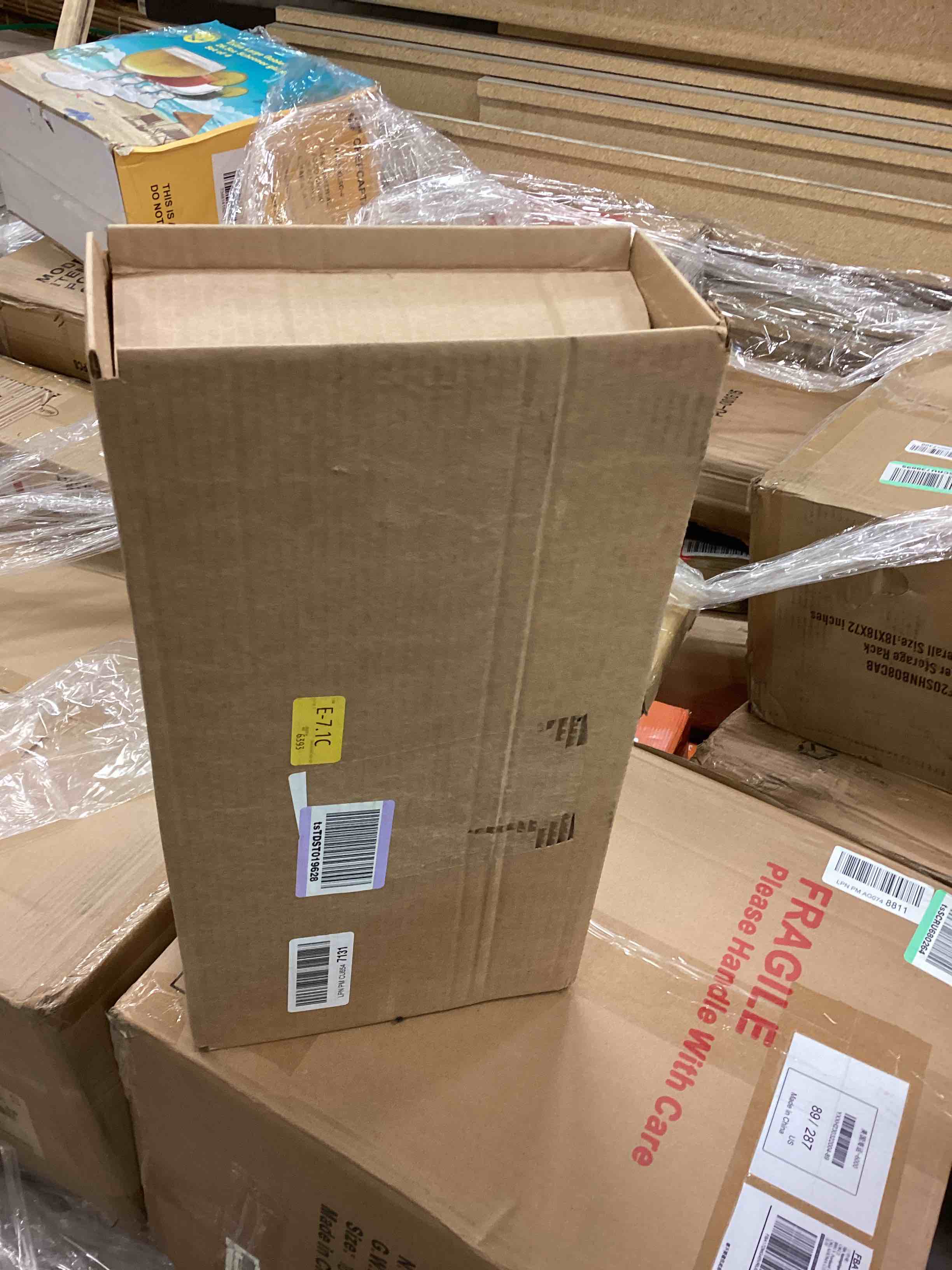 https://s3.amazonaws.com/lotting-images-prod/bidfta/RED5159835_1695670037043.jpeg