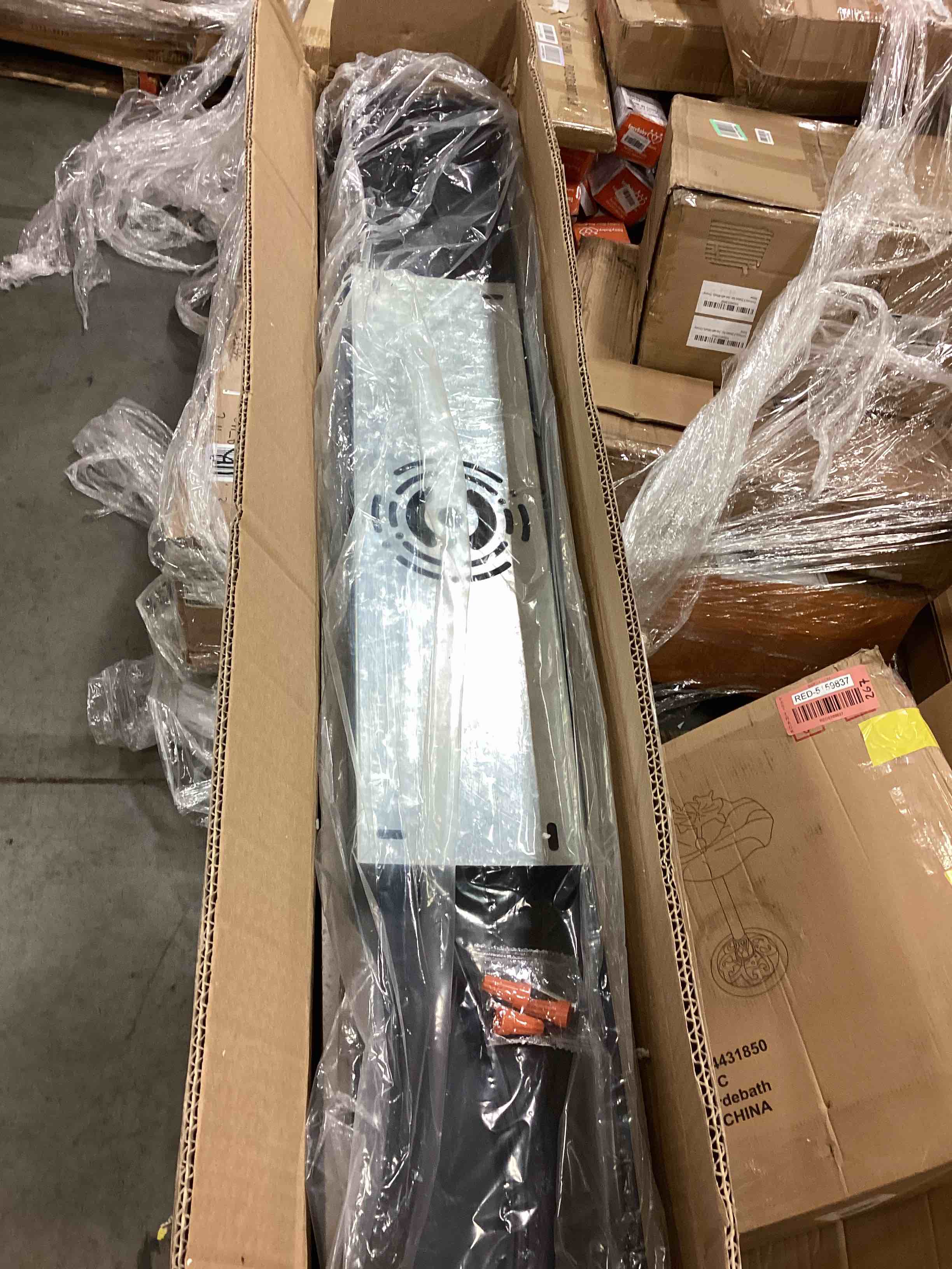 https://s3.amazonaws.com/lotting-images-prod/bidfta/RED5159836_1695668551727.jpeg