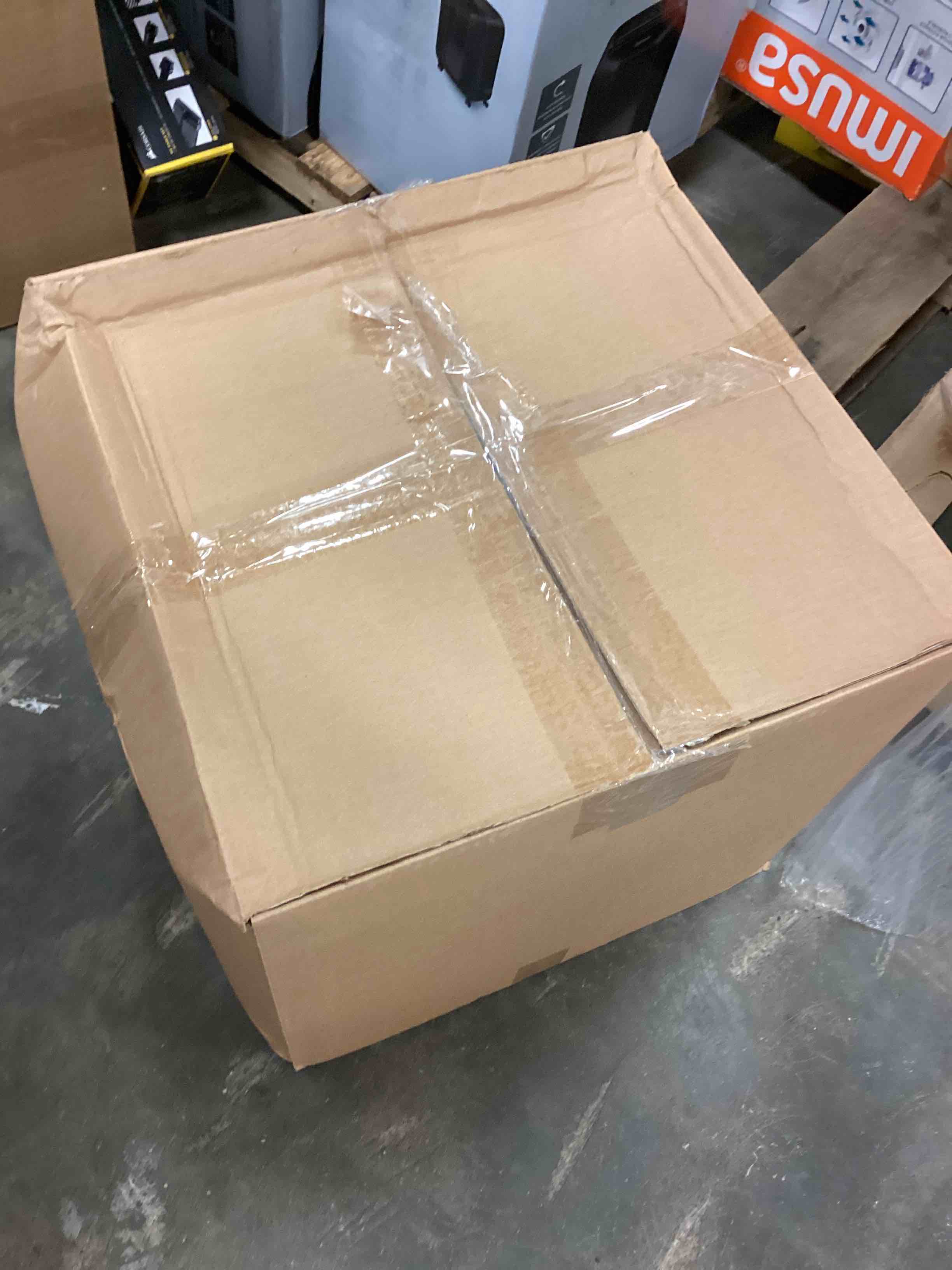 https://s3.amazonaws.com/lotting-images-prod/bidfta/RED5160132_1715358749466.jpeg