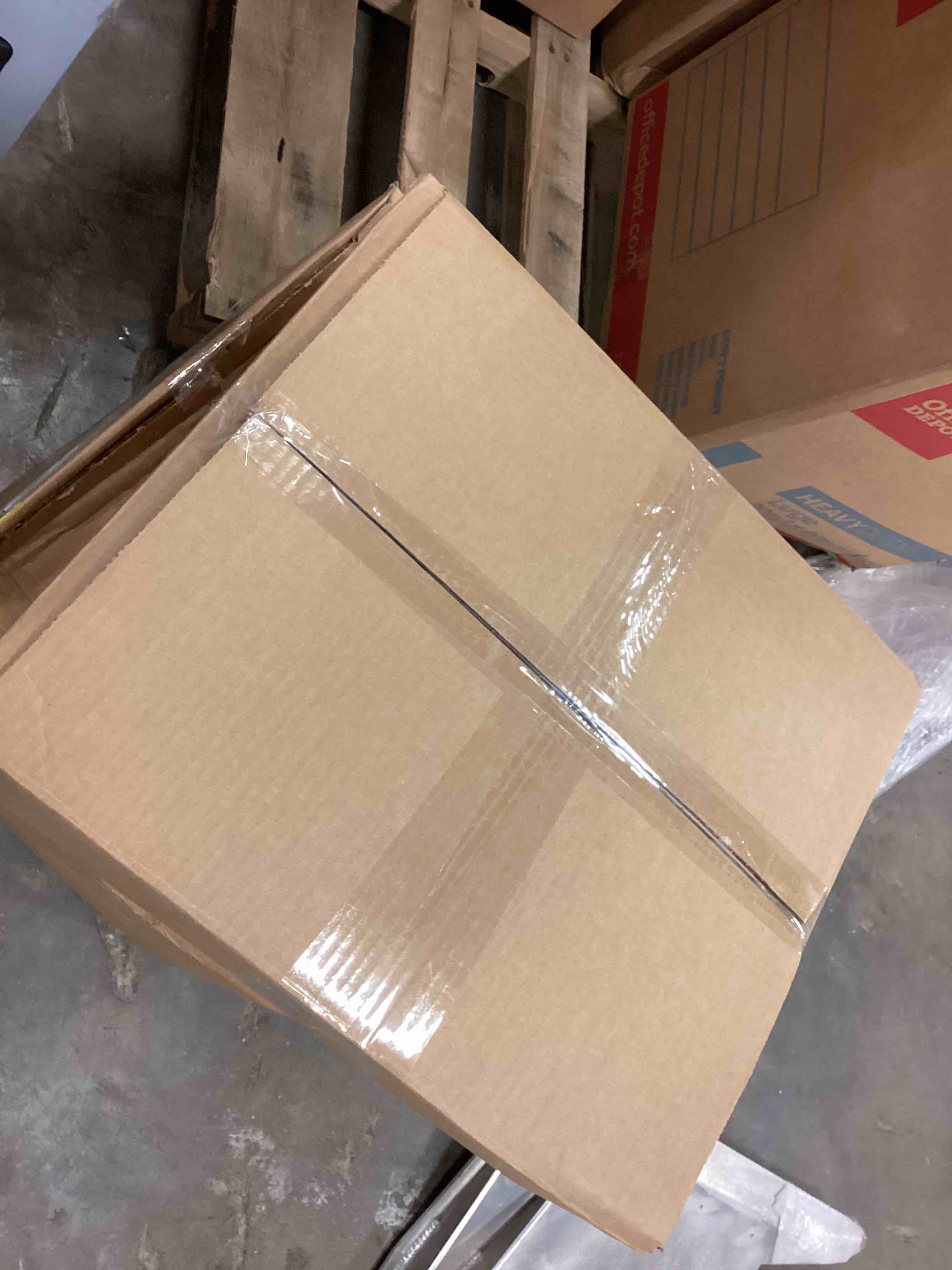 https://s3.amazonaws.com/lotting-images-prod/bidfta/RED5160133_1715359058784.jpeg