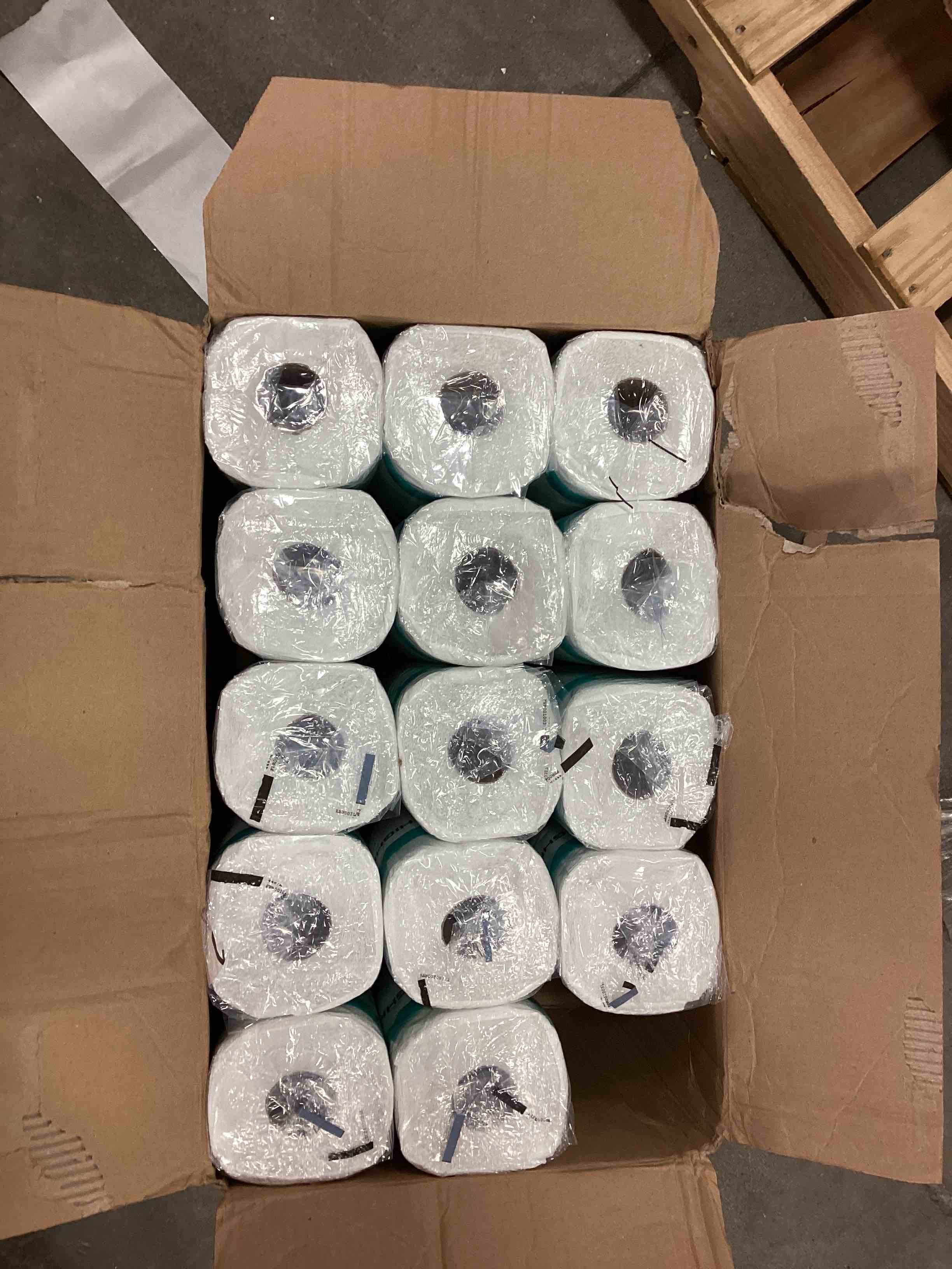 https://s3.amazonaws.com/lotting-images-prod/bidfta/RED5160168_1715368948562.jpeg