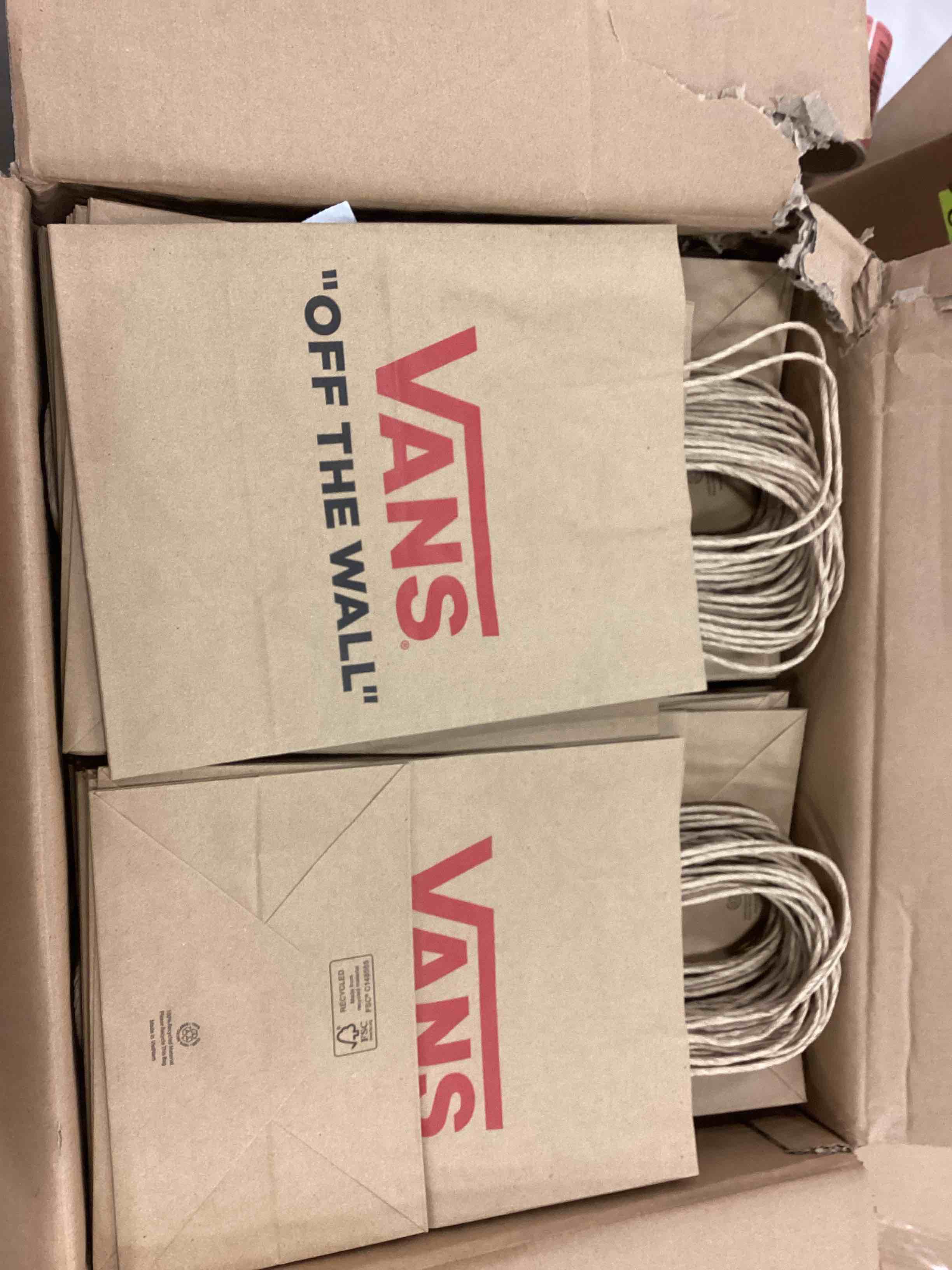 https://s3.amazonaws.com/lotting-images-prod/bidfta/RED5160173_1715370566808.jpeg