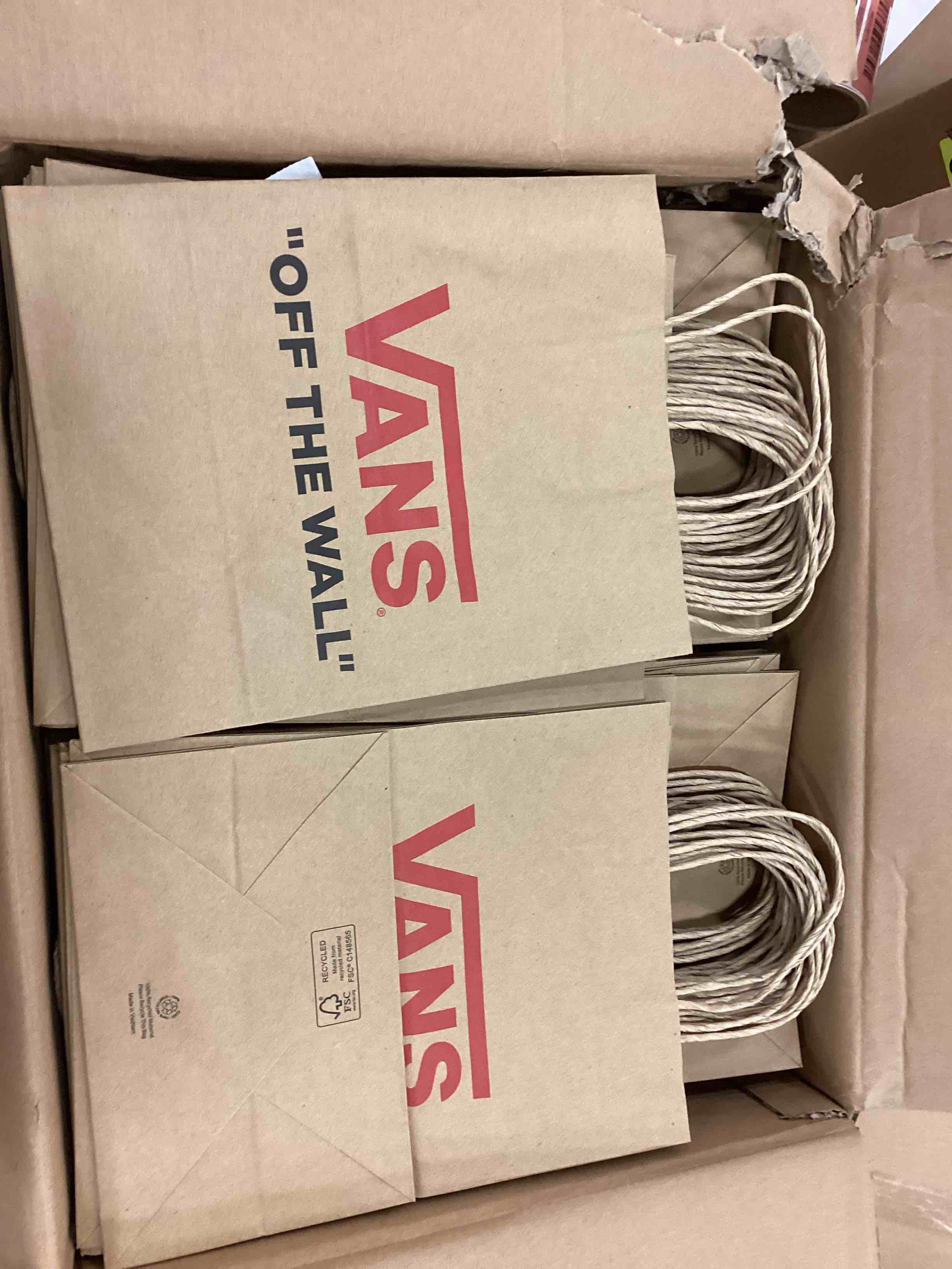 https://s3.amazonaws.com/lotting-images-prod/bidfta/RED5160173_1715370568181.jpeg