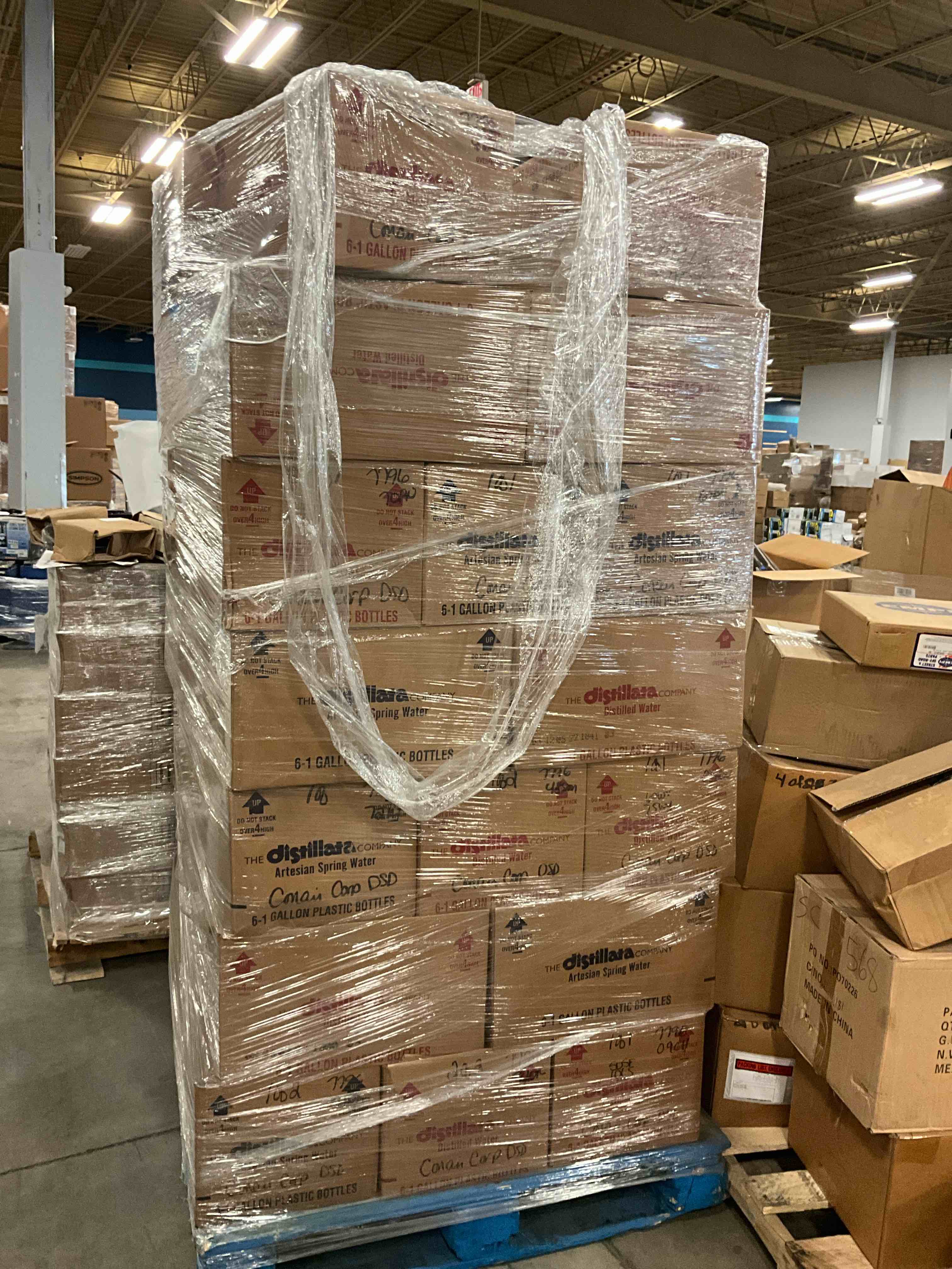https://s3.amazonaws.com/lotting-images-prod/bidfta/RED5160425_1715966422985.jpeg