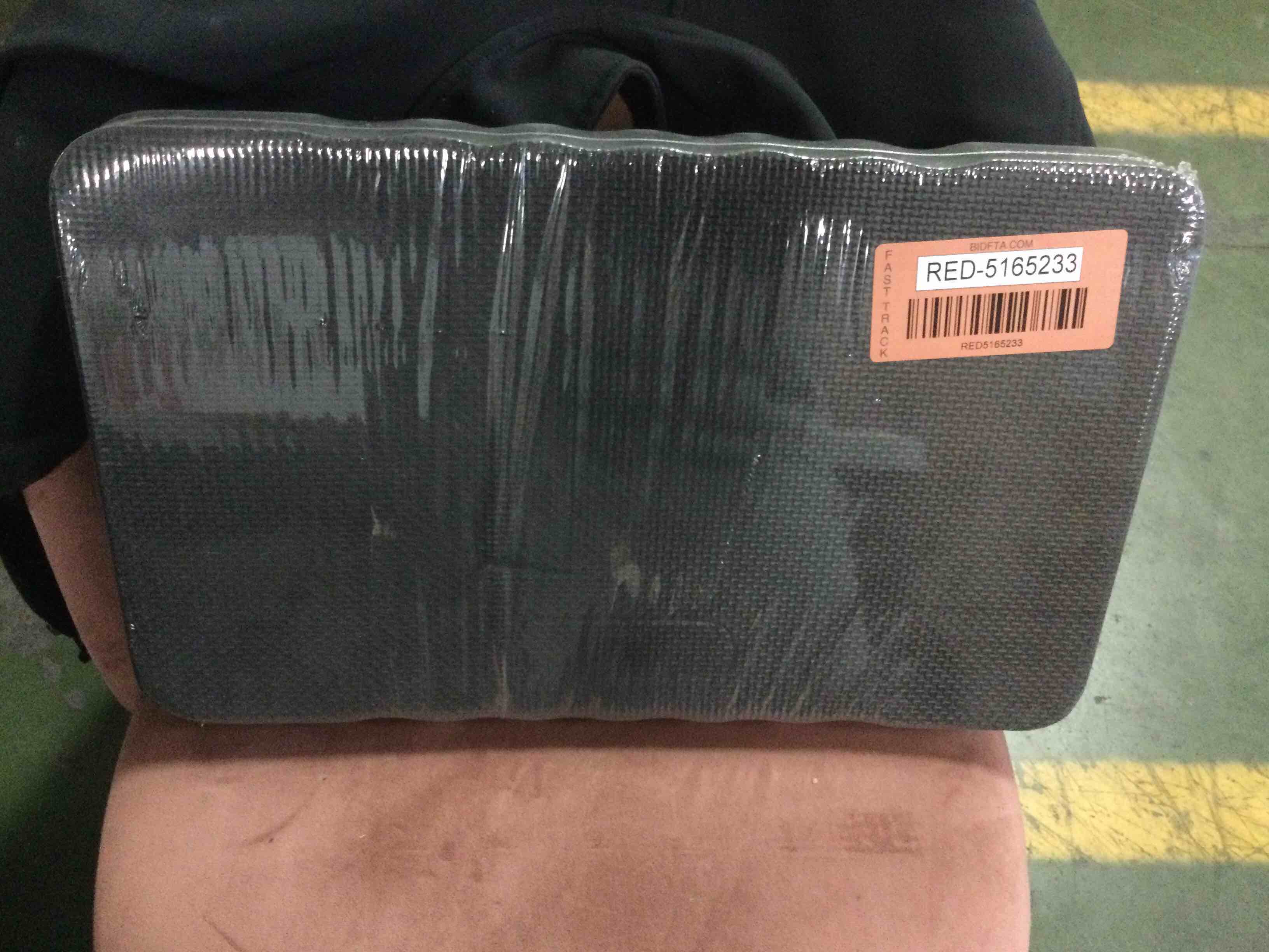 https://s3.amazonaws.com/lotting-images-prod/bidfta/RED5165233_1704378830673.jpeg