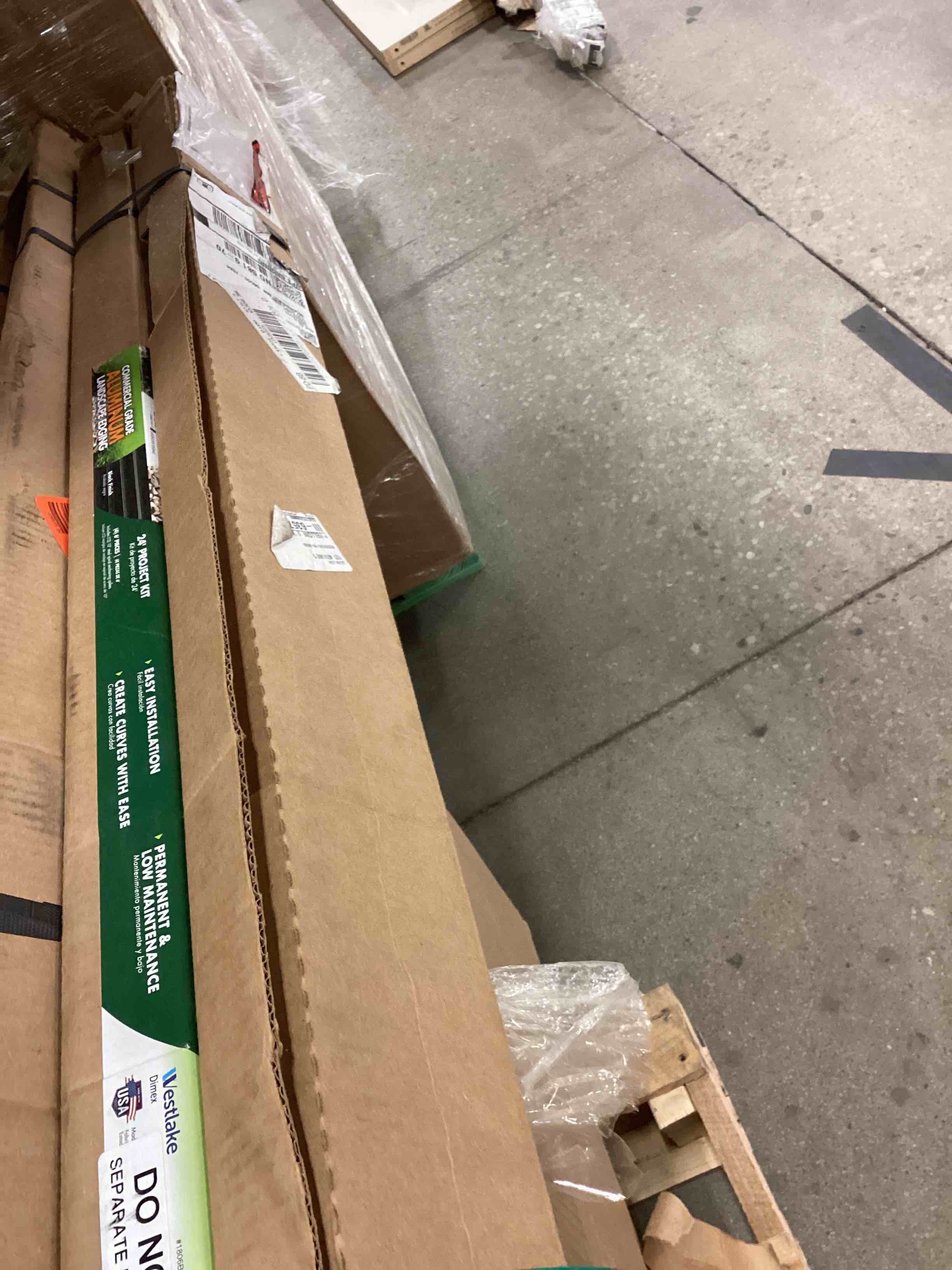 https://s3.amazonaws.com/lotting-images-prod/bidfta/RED5167194_1691519490808.jpeg