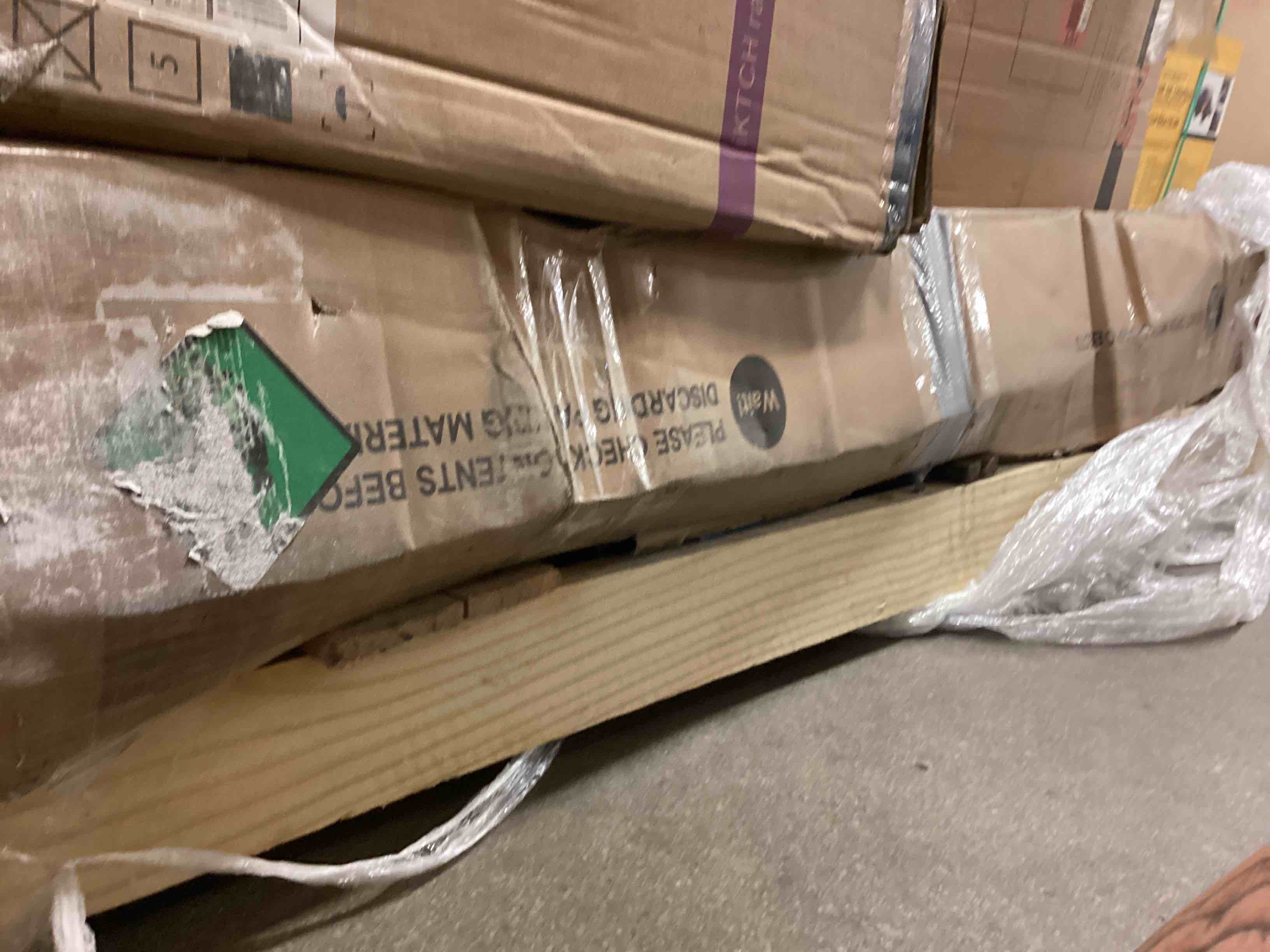 https://s3.amazonaws.com/lotting-images-prod/bidfta/RED5167203_1691521186262.jpeg