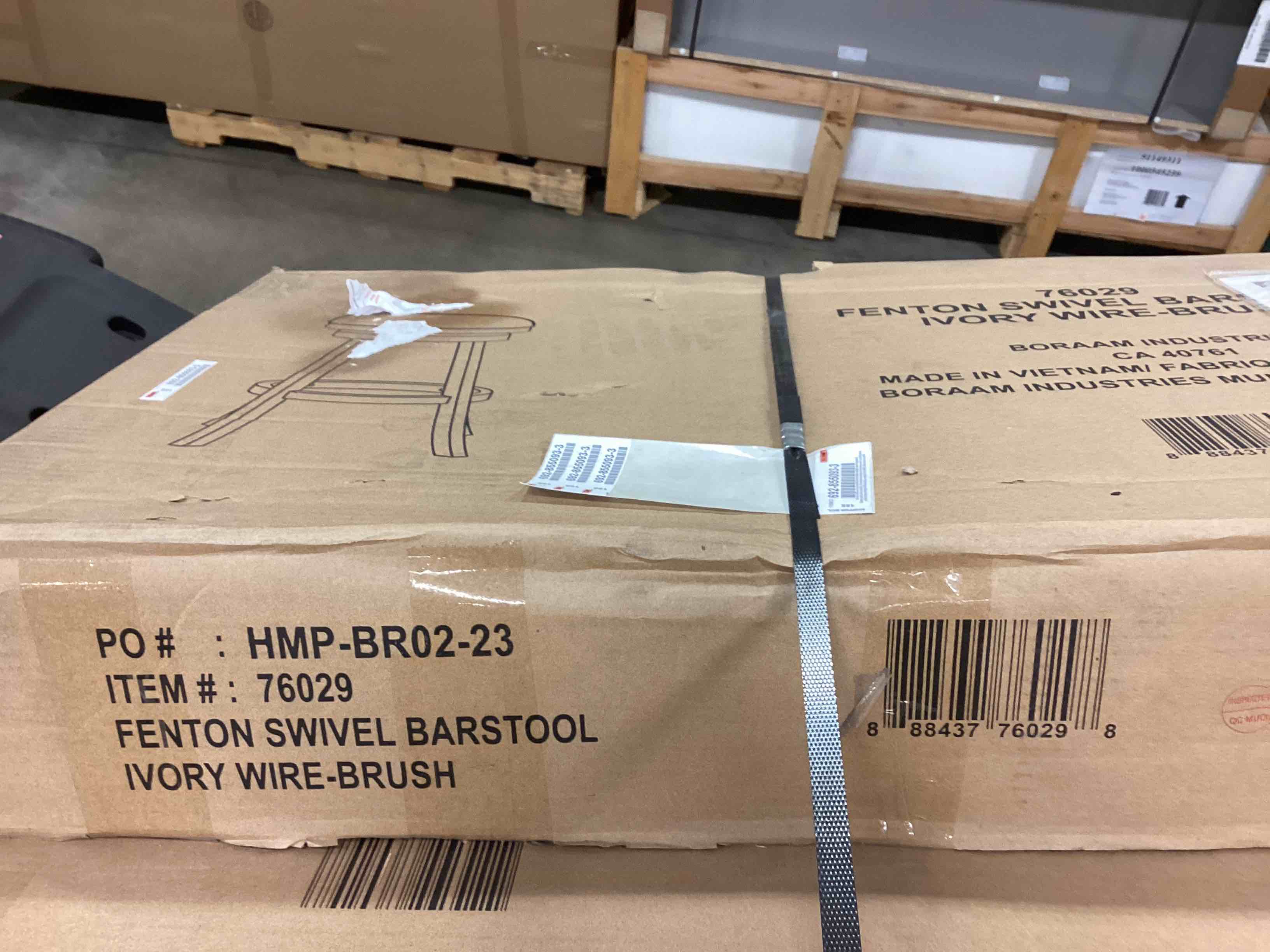 https://s3.amazonaws.com/lotting-images-prod/bidfta/RED5167206_1691521477963.jpeg