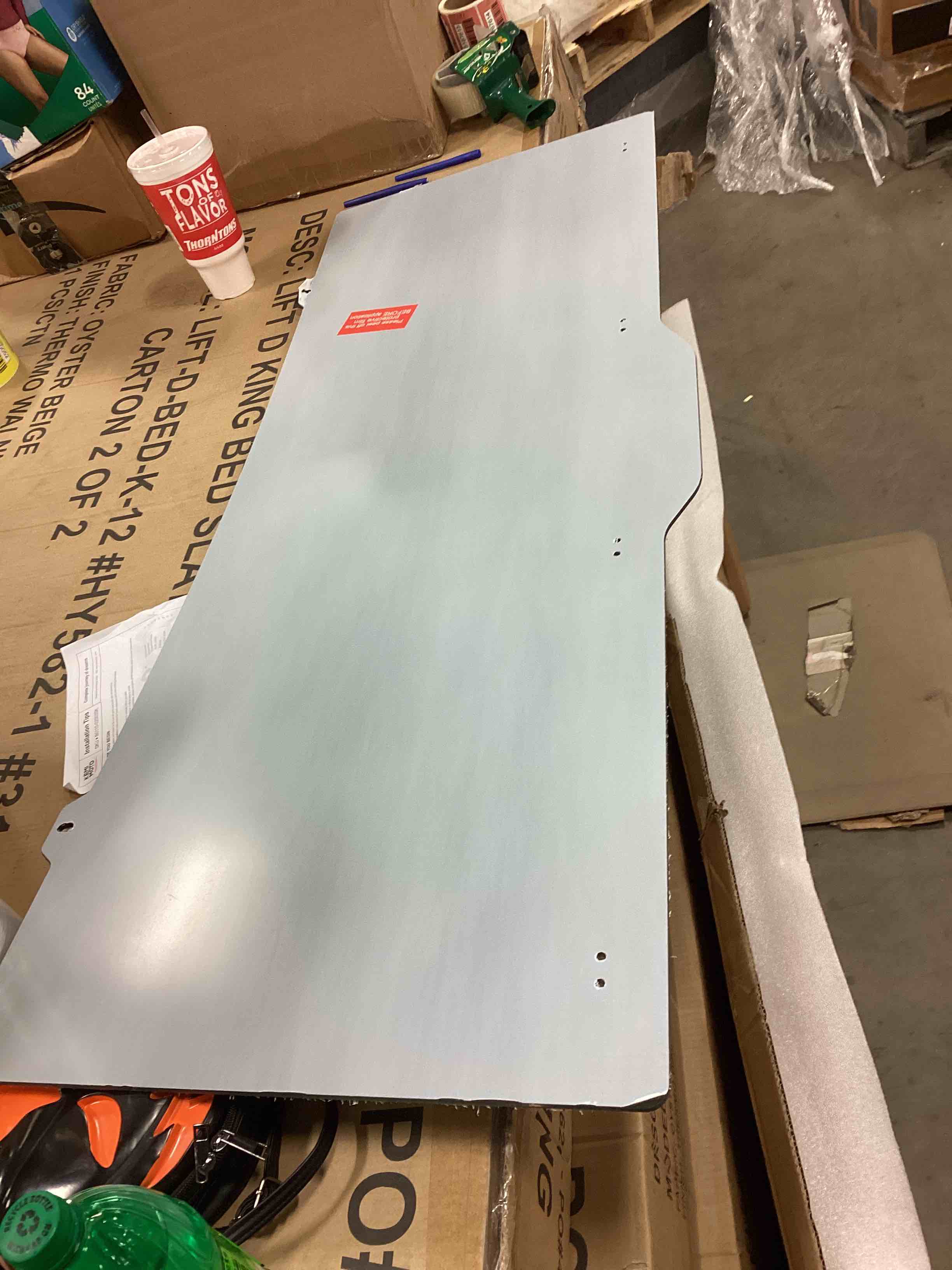 https://s3.amazonaws.com/lotting-images-prod/bidfta/RED5167611_1692040247574.jpeg