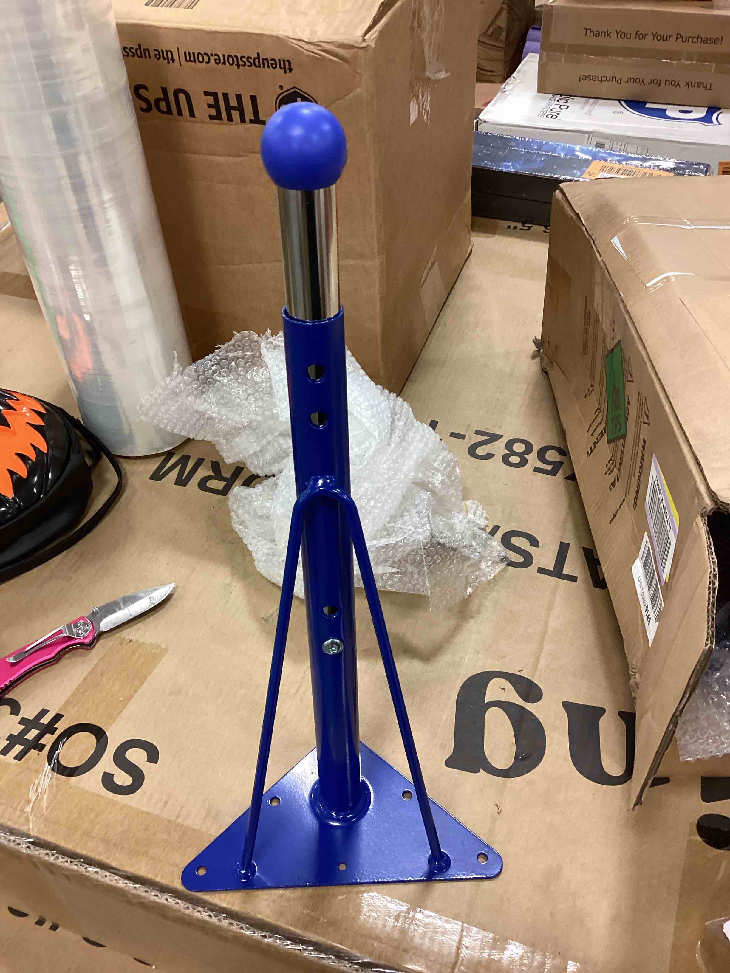 https://s3.amazonaws.com/lotting-images-prod/bidfta/RED5167612_1692040763031.jpeg