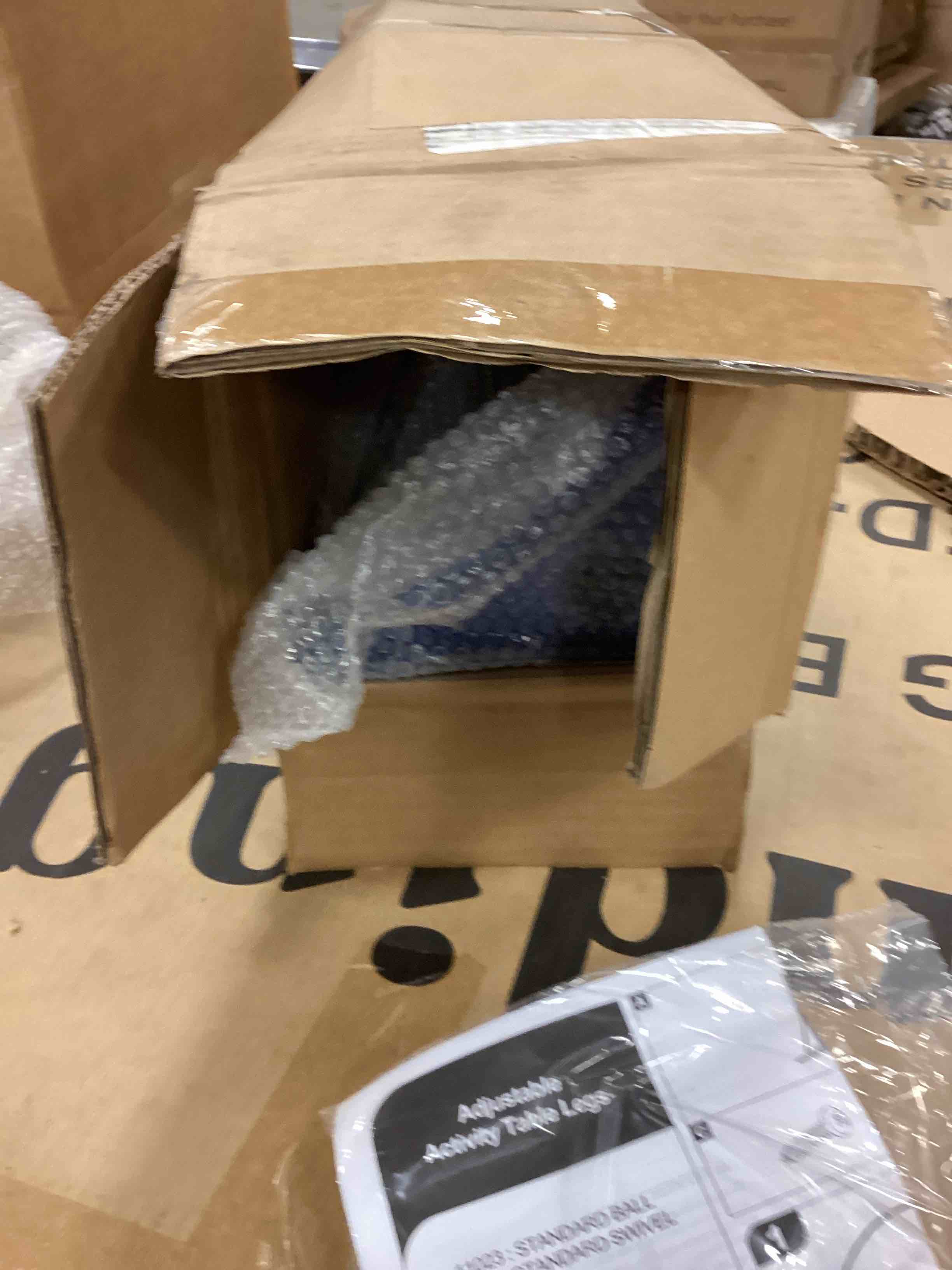 https://s3.amazonaws.com/lotting-images-prod/bidfta/RED5167612_1692040765438.jpeg