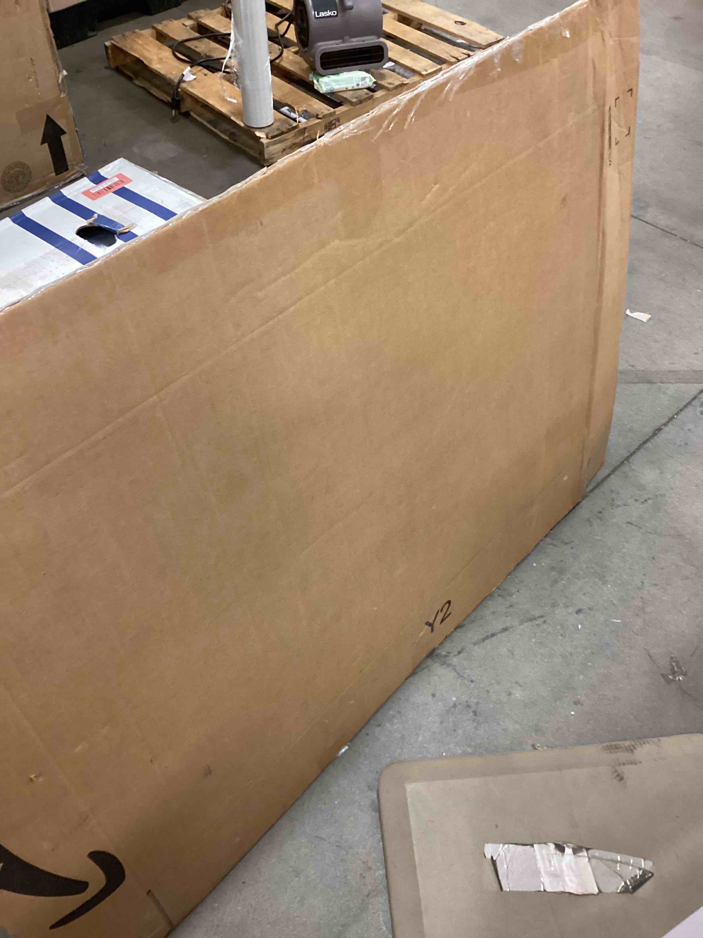 https://s3.amazonaws.com/lotting-images-prod/bidfta/RED5167634_1692102502616.jpeg