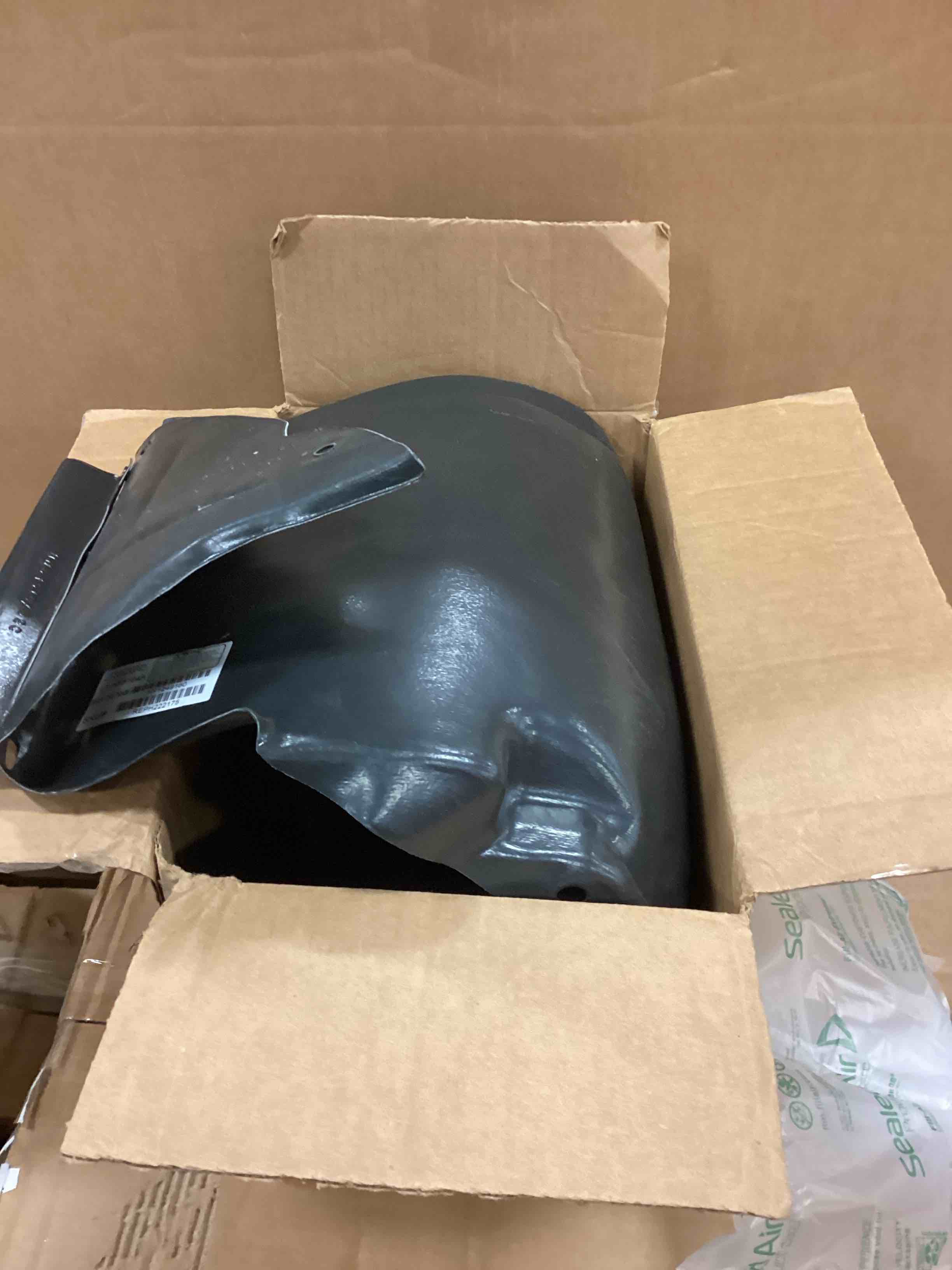 https://s3.amazonaws.com/lotting-images-prod/bidfta/RED5167635_1692102684482.jpeg