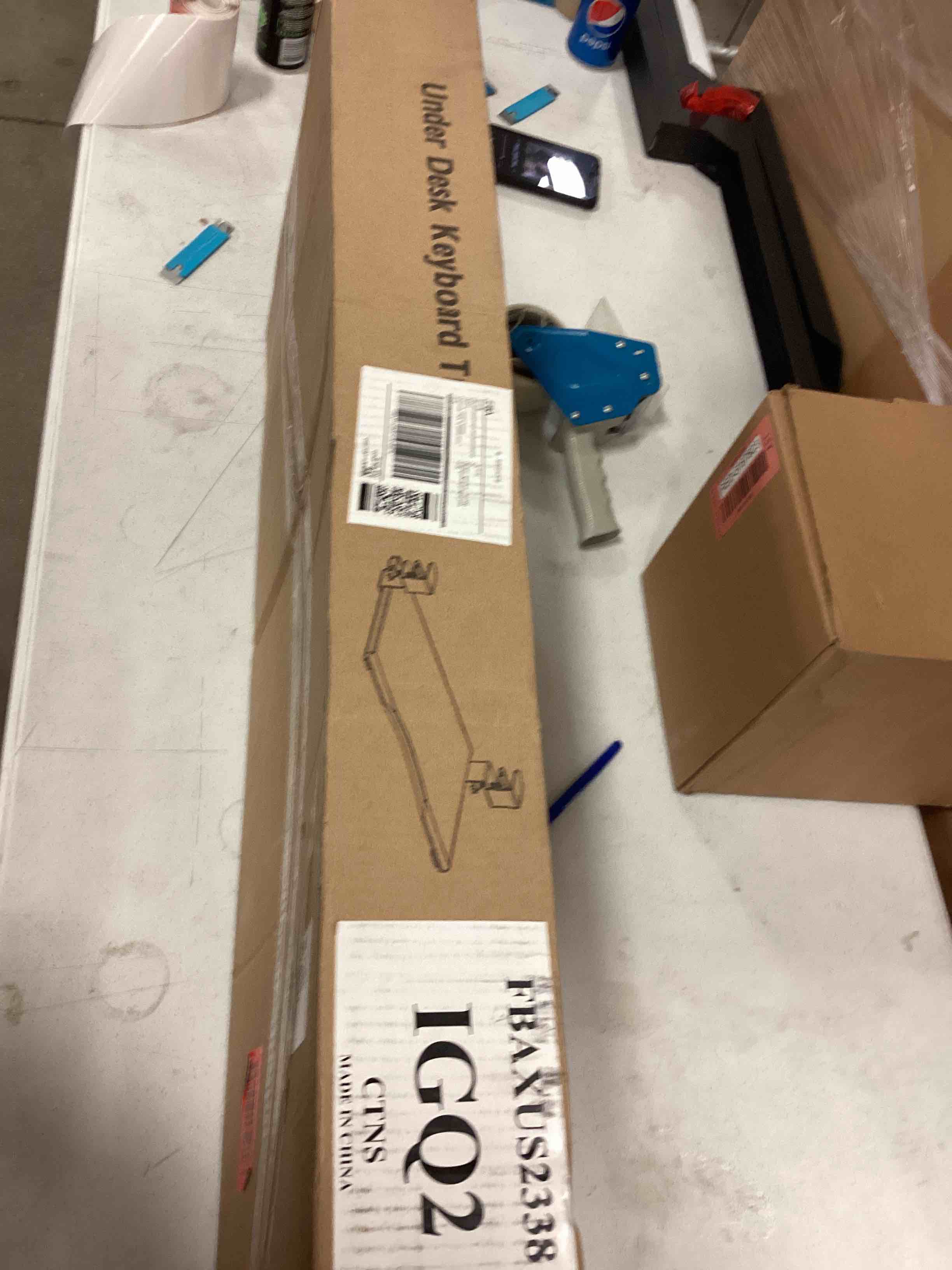 https://s3.amazonaws.com/lotting-images-prod/bidfta/RED5167727_1692648898280.jpeg