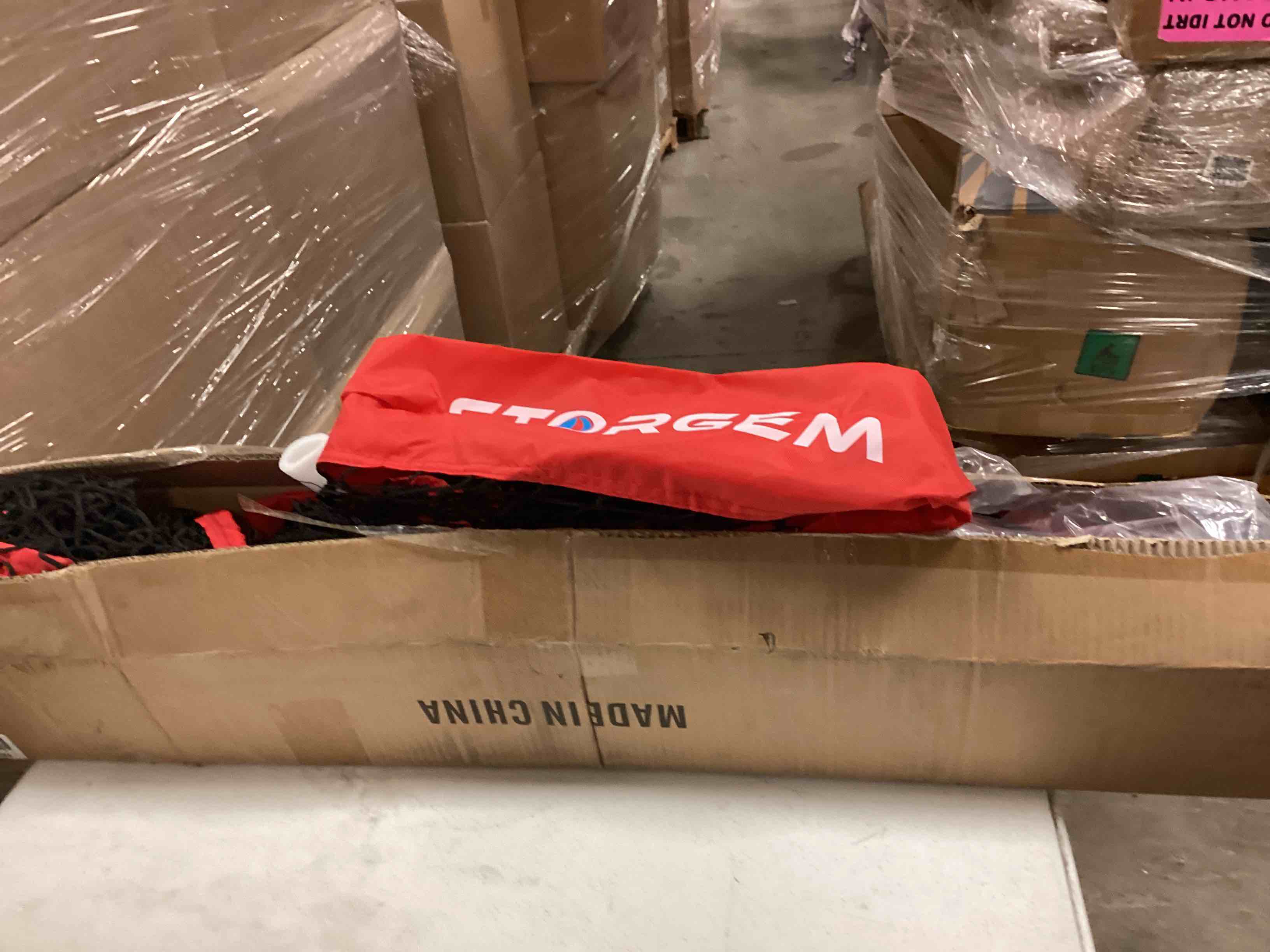https://s3.amazonaws.com/lotting-images-prod/bidfta/RED5167738_1692709771816.jpeg