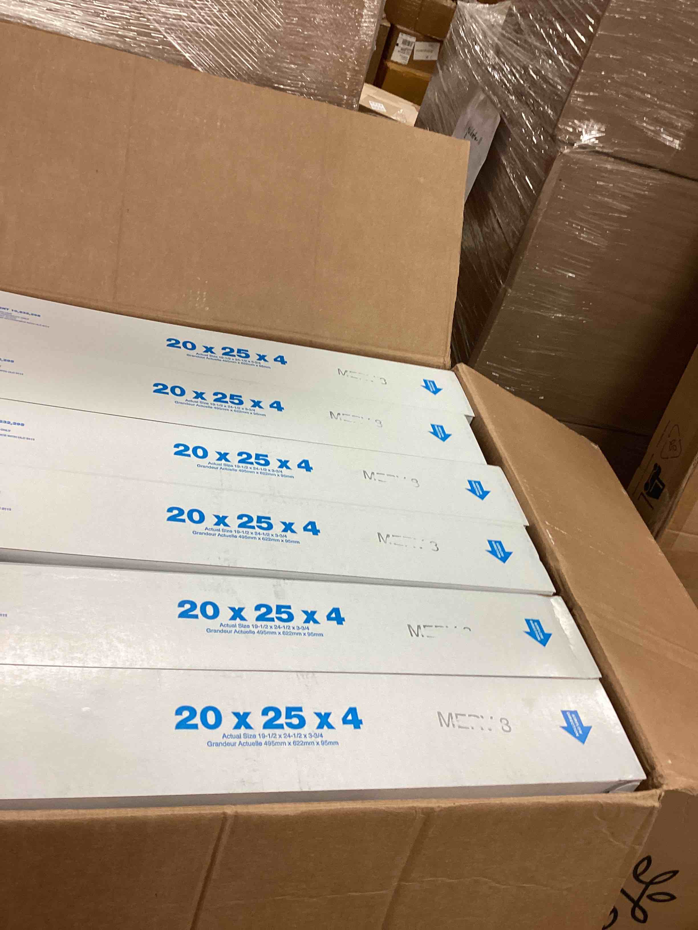 https://s3.amazonaws.com/lotting-images-prod/bidfta/RED5167743_1692714536802.jpeg