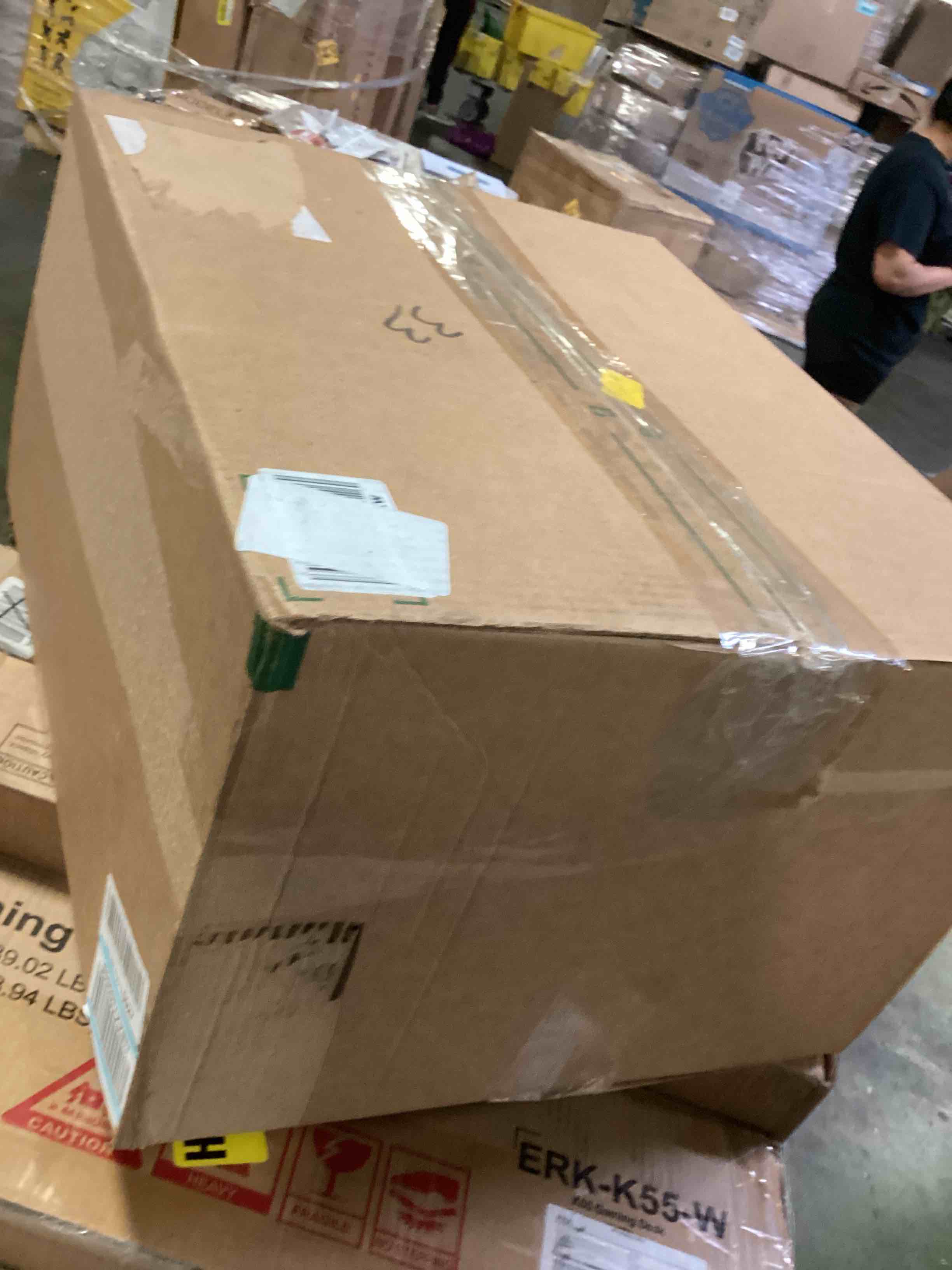 https://s3.amazonaws.com/lotting-images-prod/bidfta/RED5174241_1687187082154.jpeg