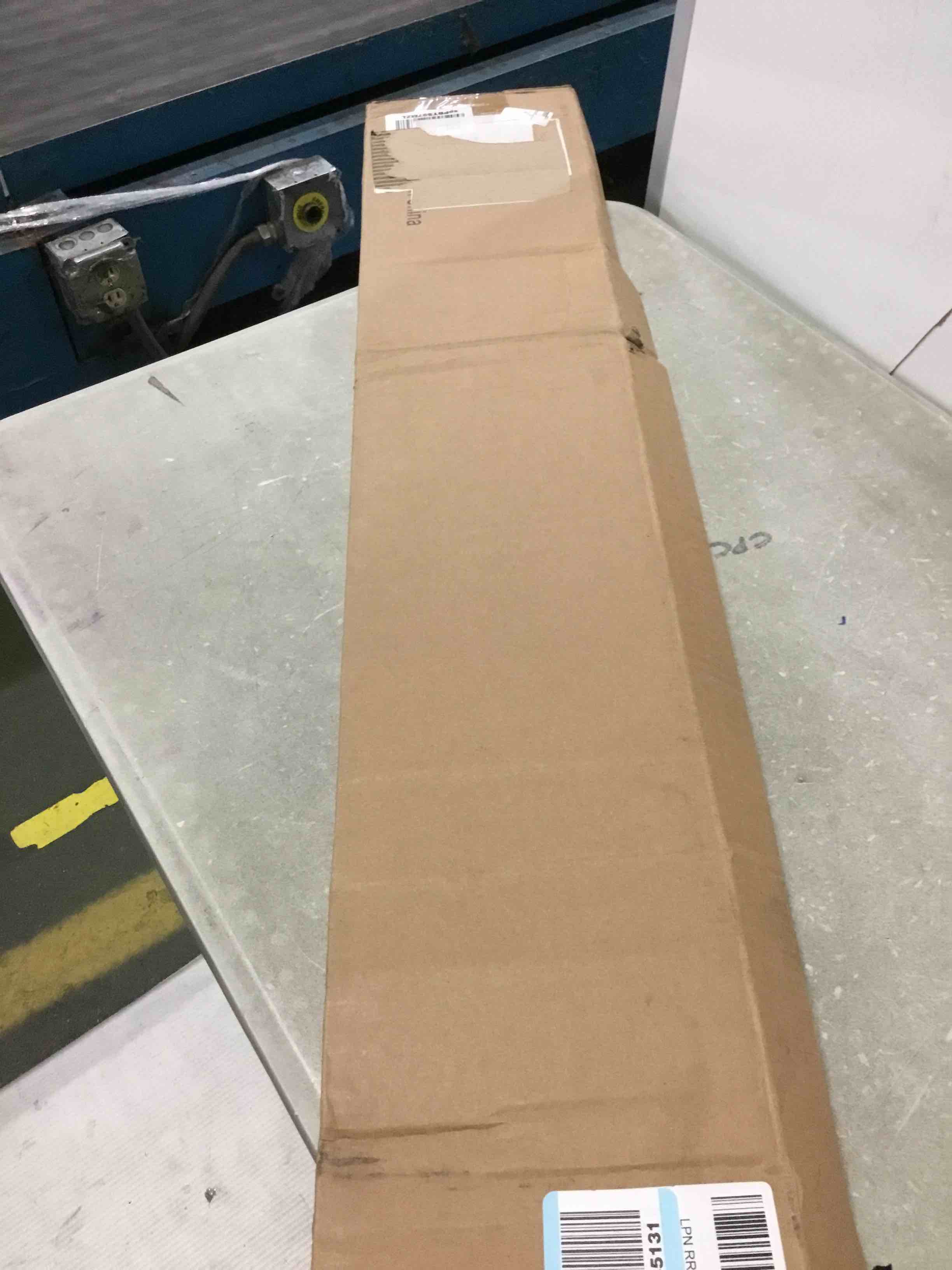 https://s3.amazonaws.com/lotting-images-prod/bidfta/RED5175387_1688645114041.jpeg