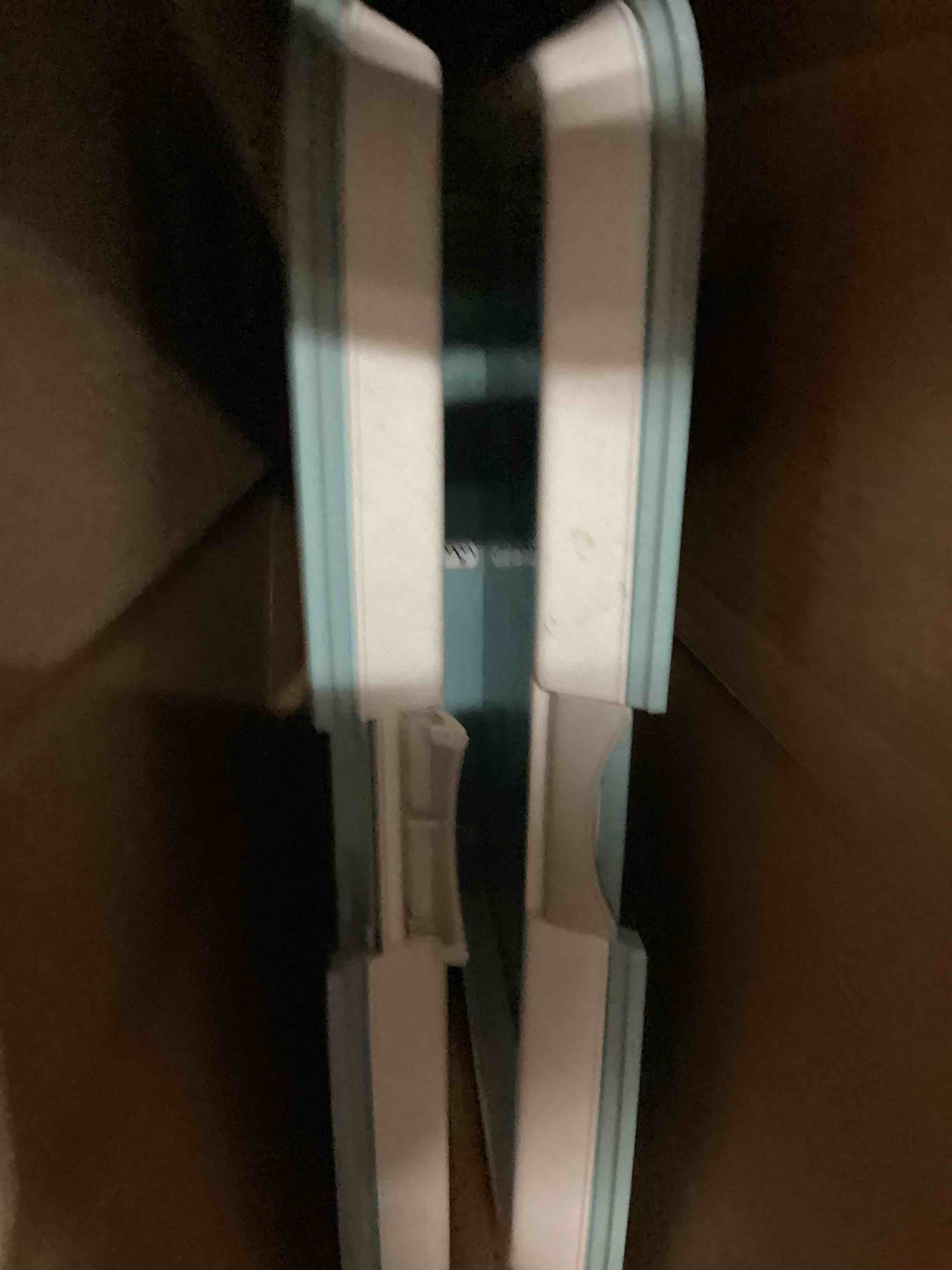 https://s3.amazonaws.com/lotting-images-prod/bidfta/RED5191981_1707926442632.jpeg
