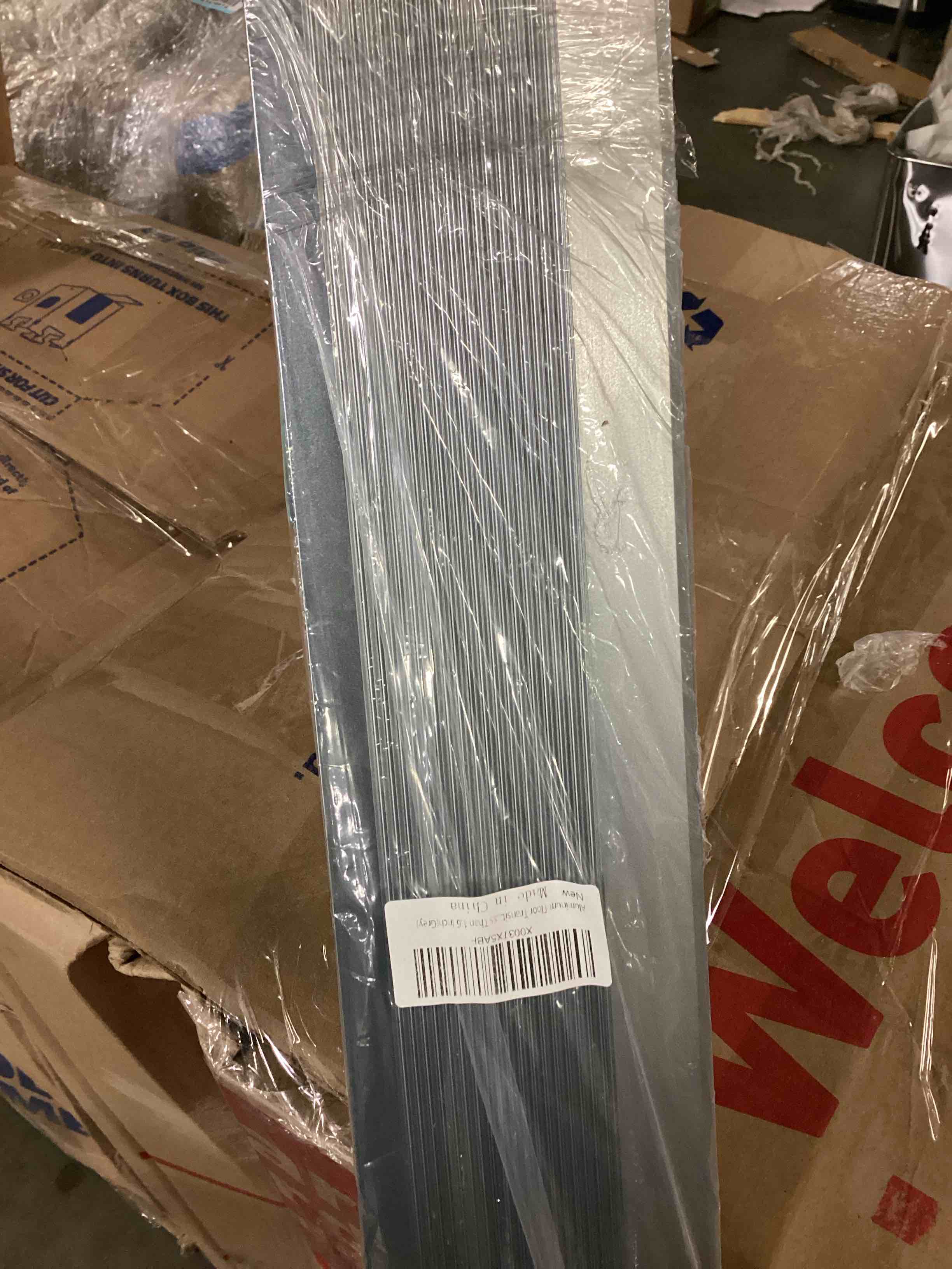 https://s3.amazonaws.com/lotting-images-prod/bidfta/RED5193096_1710442219756.jpeg