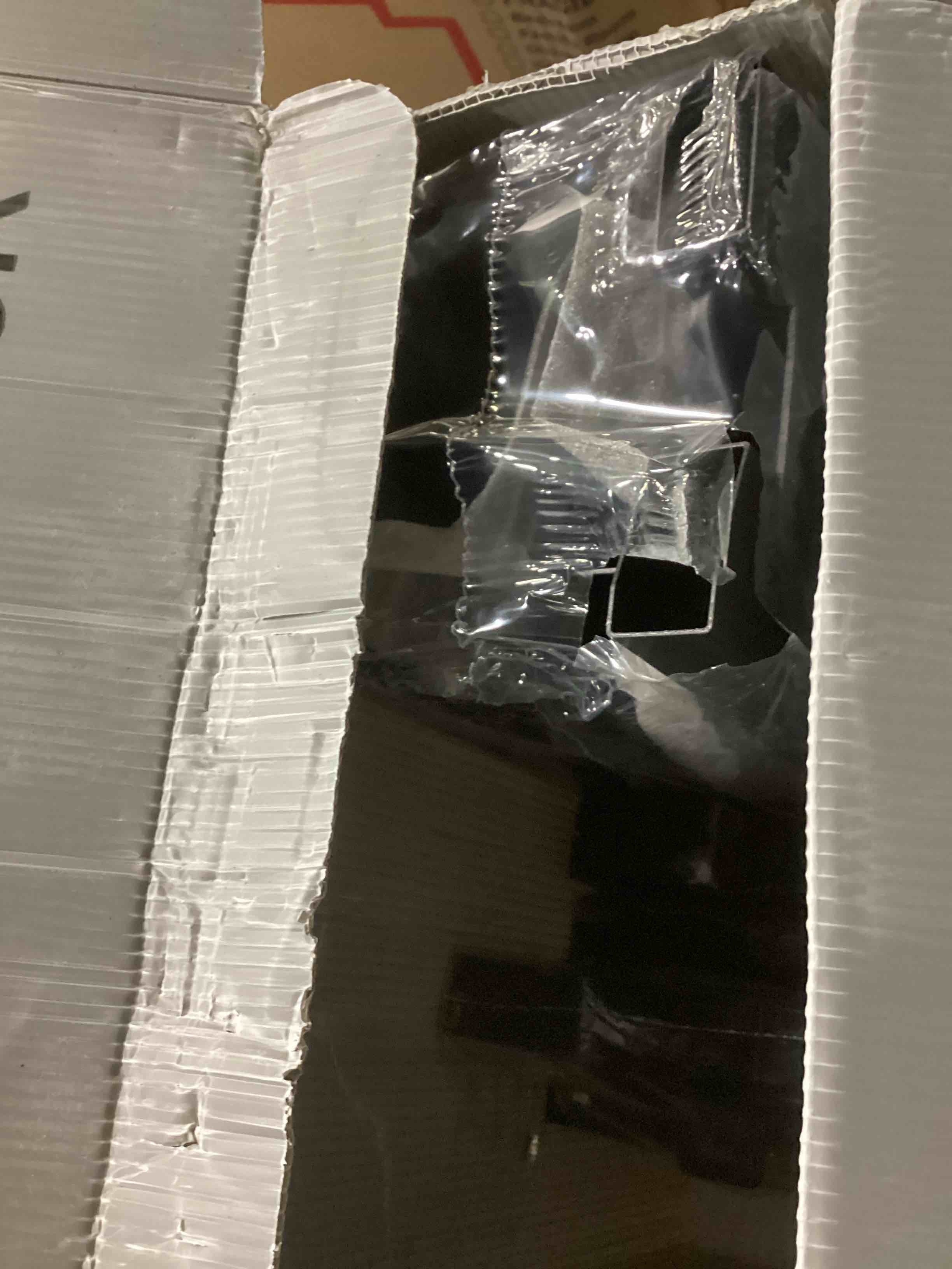 https://s3.amazonaws.com/lotting-images-prod/bidfta/RED5193121_1710507197607.jpeg