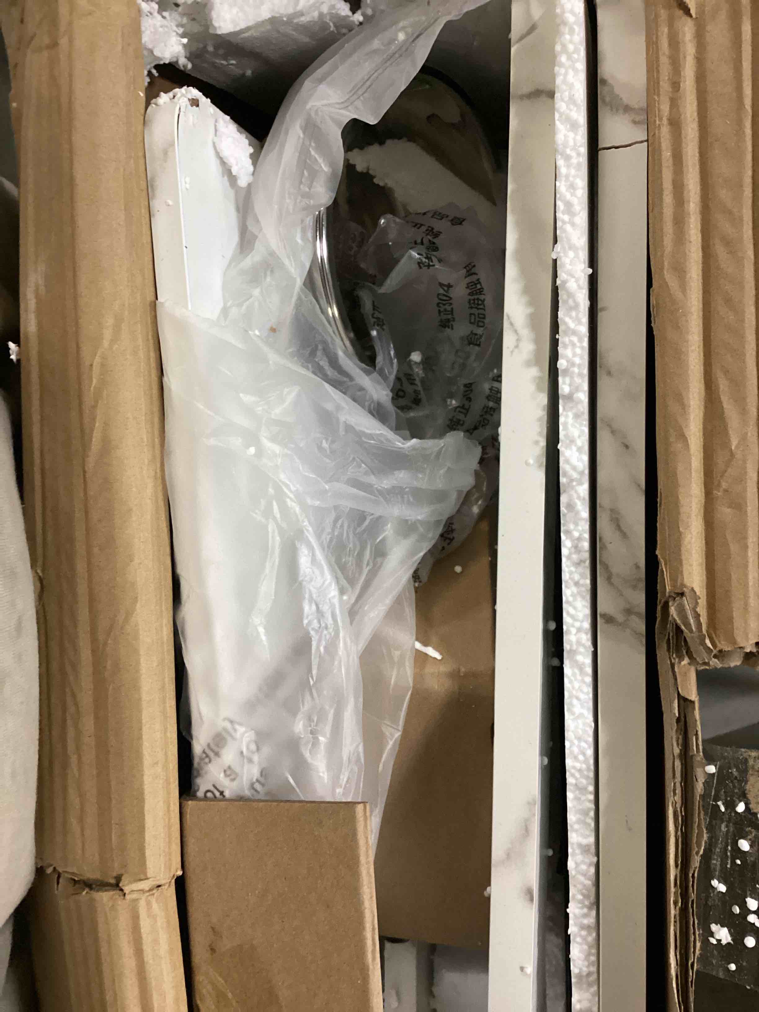 https://s3.amazonaws.com/lotting-images-prod/bidfta/RED5193198_1710595103365.jpeg