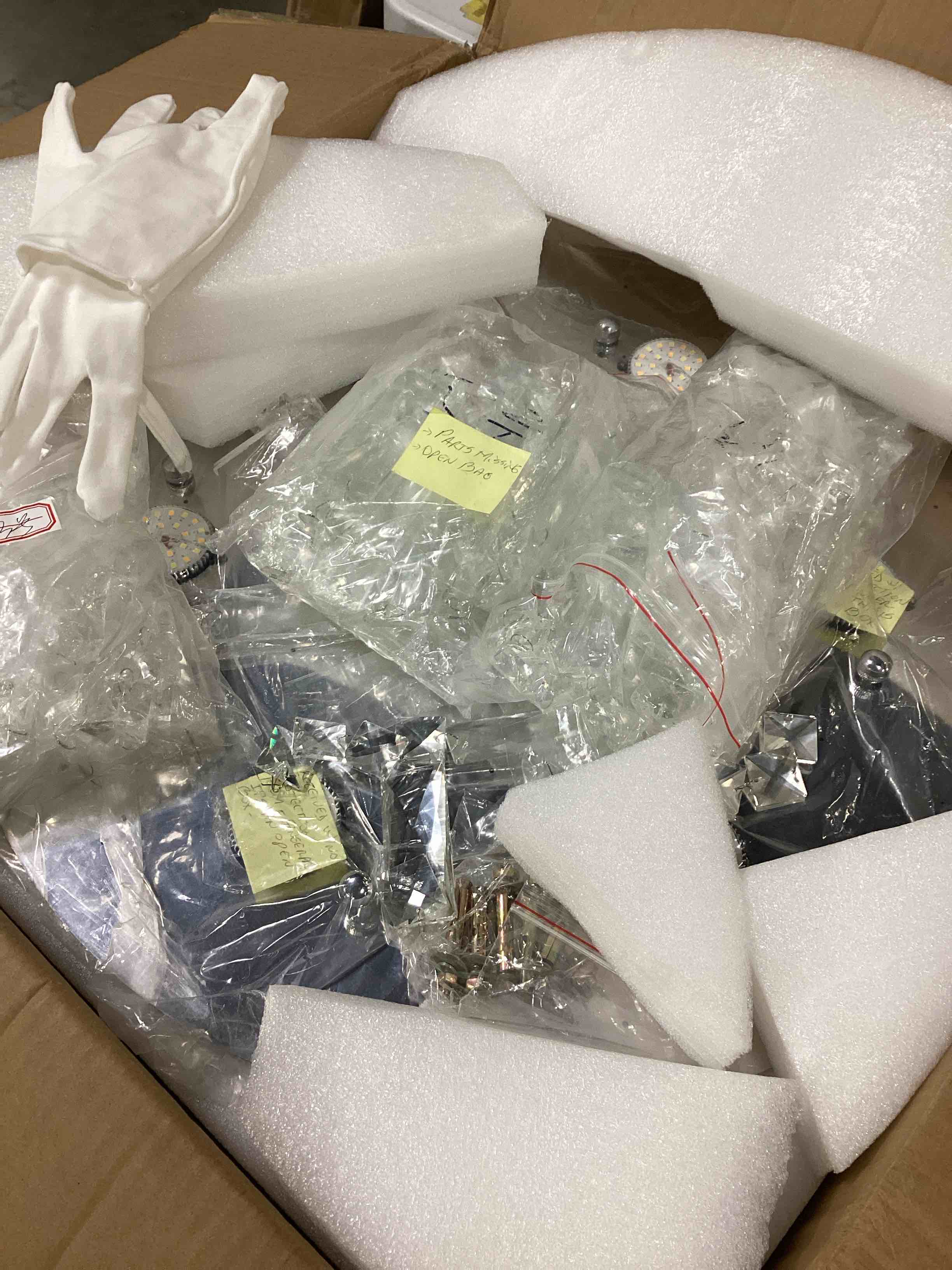 https://s3.amazonaws.com/lotting-images-prod/bidfta/RED5193487_1706126107338.jpeg