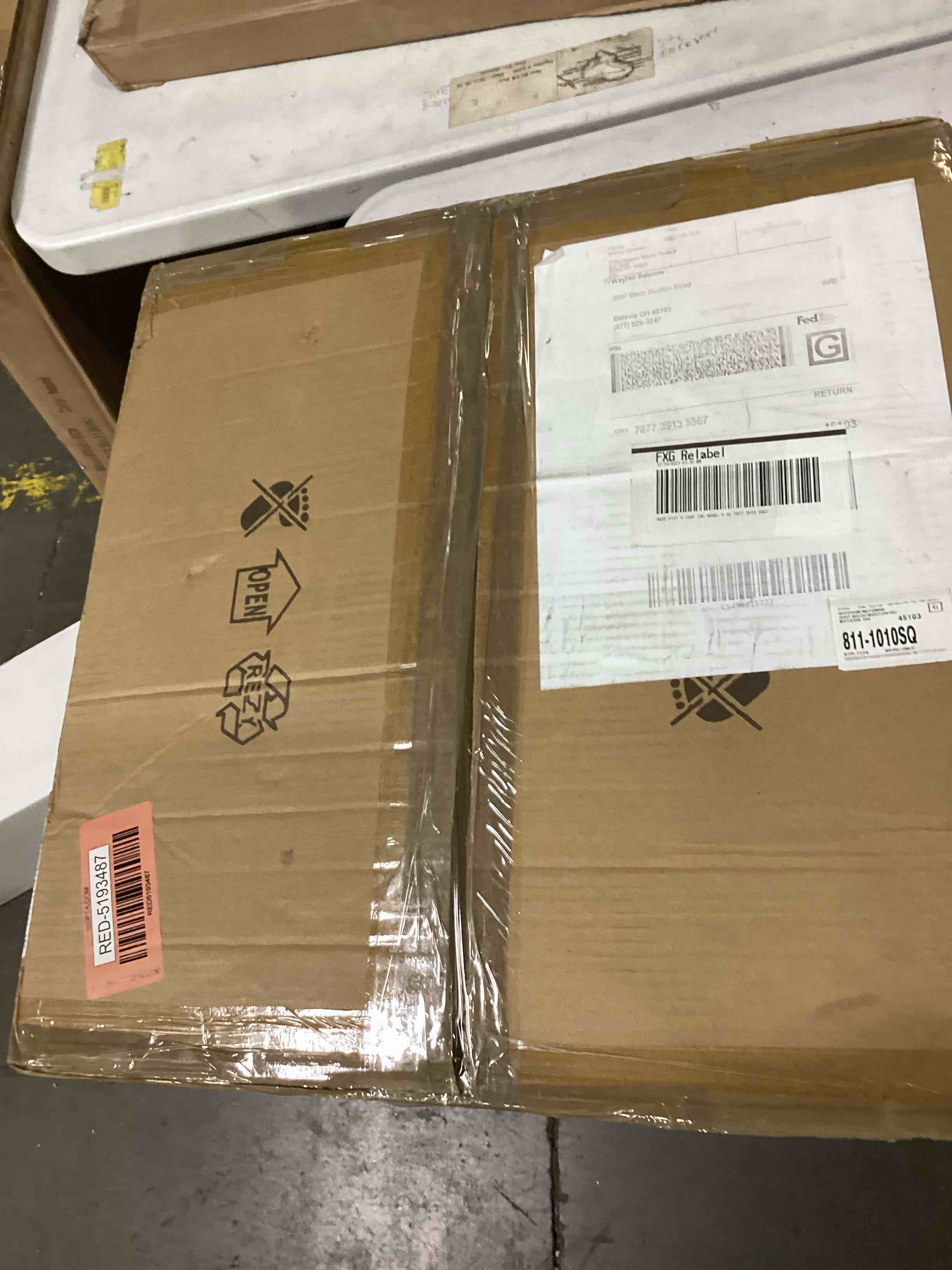 https://s3.amazonaws.com/lotting-images-prod/bidfta/RED5193487_1706126159534.jpeg