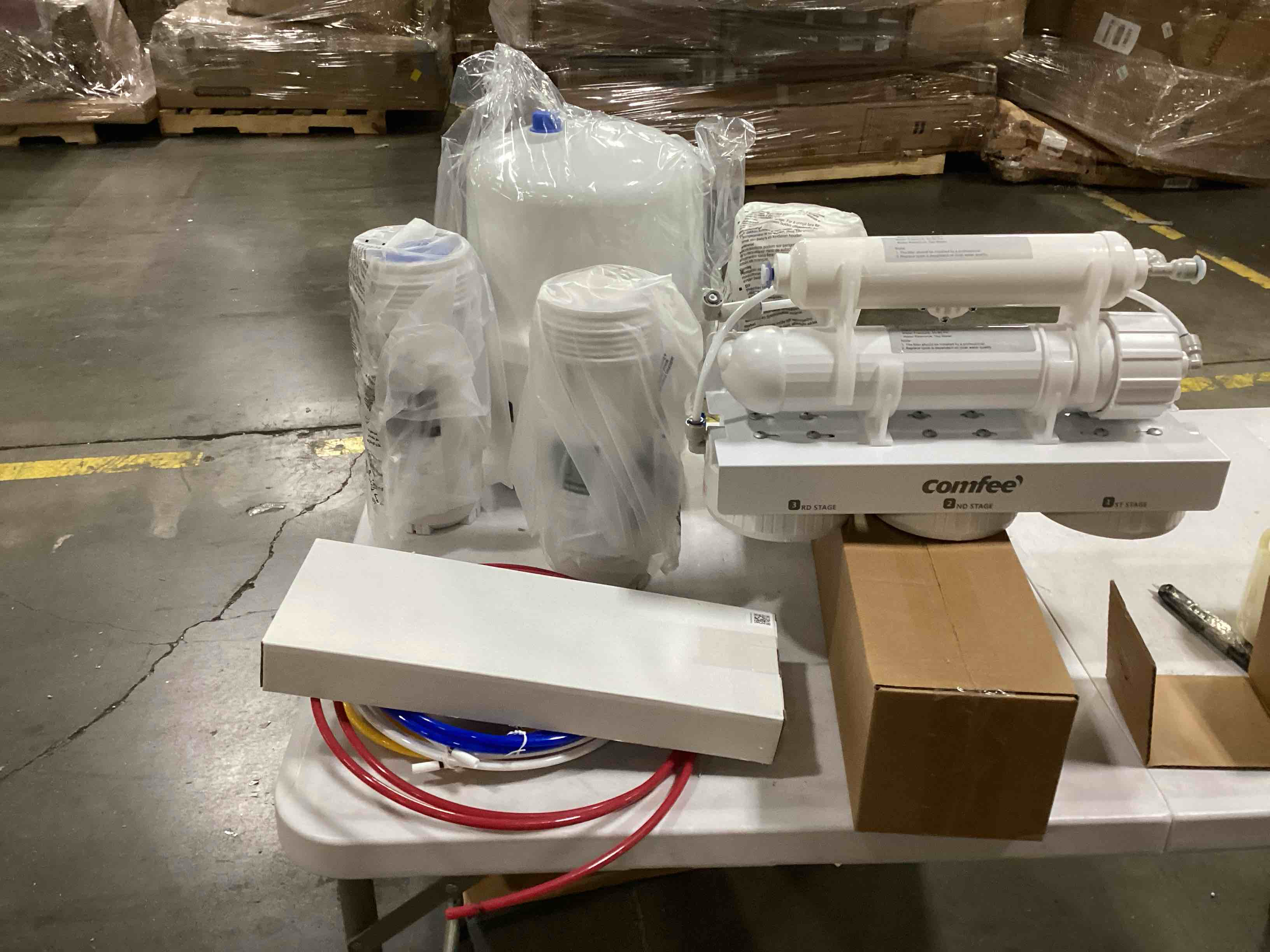 https://s3.amazonaws.com/lotting-images-prod/bidfta/RED5193915_1707314257341.jpeg
