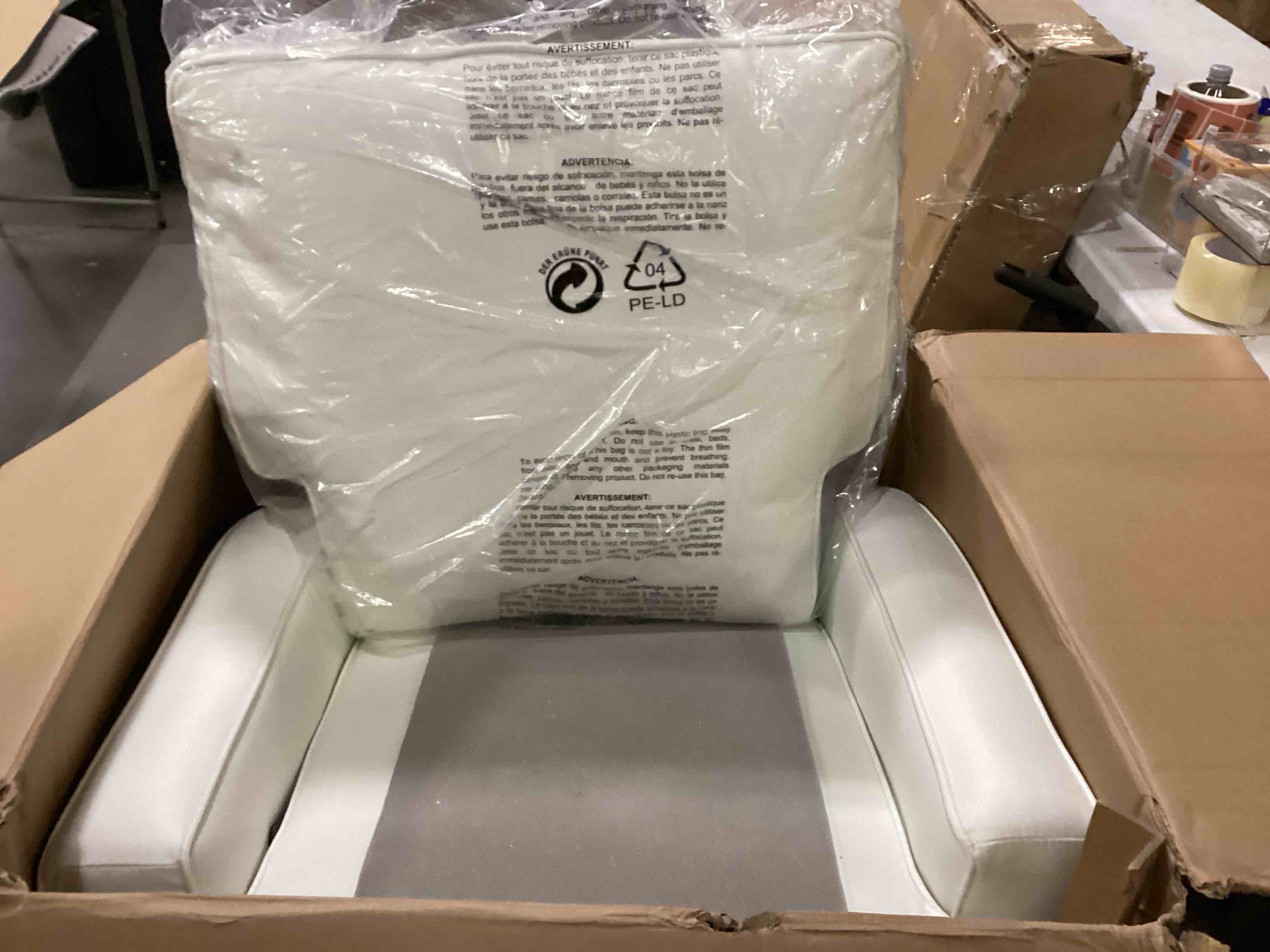 https://s3.amazonaws.com/lotting-images-prod/bidfta/RED5194091_1707826446598.jpeg
