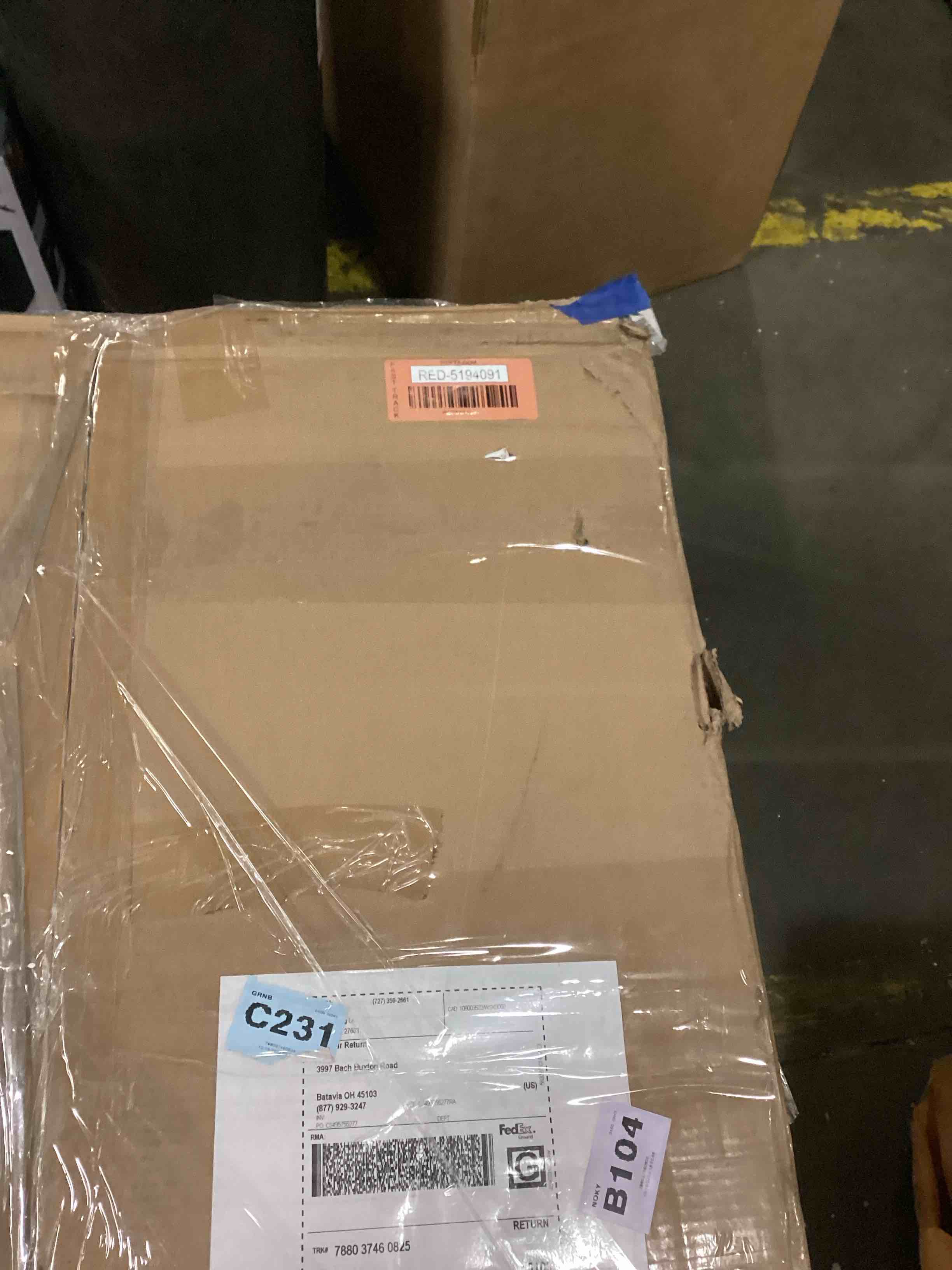 https://s3.amazonaws.com/lotting-images-prod/bidfta/RED5194091_1707826677650.jpeg