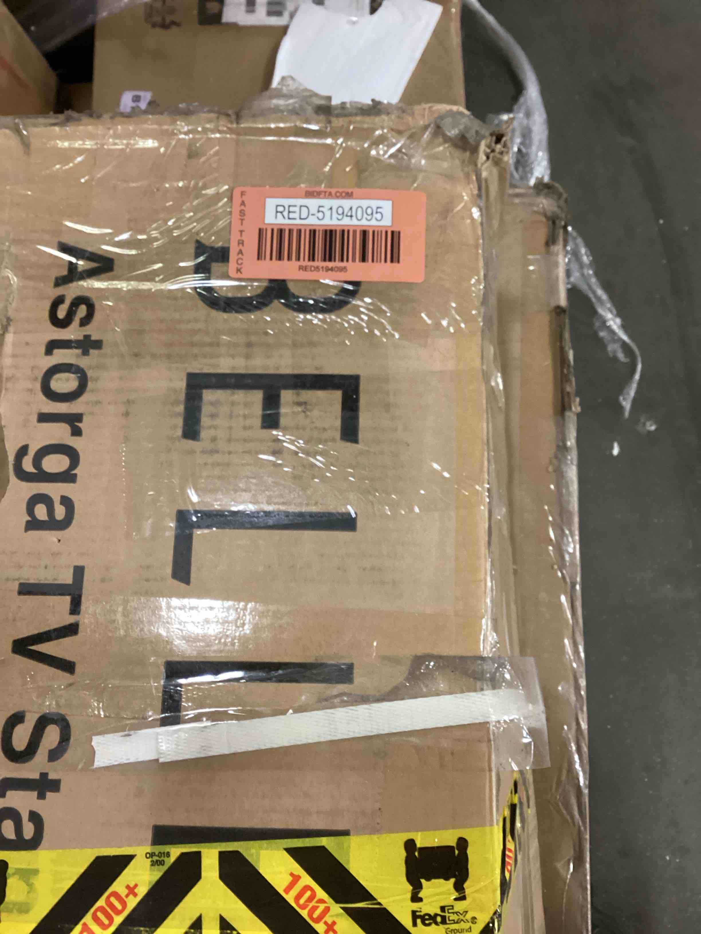 https://s3.amazonaws.com/lotting-images-prod/bidfta/RED5194095_1707829098522.jpeg