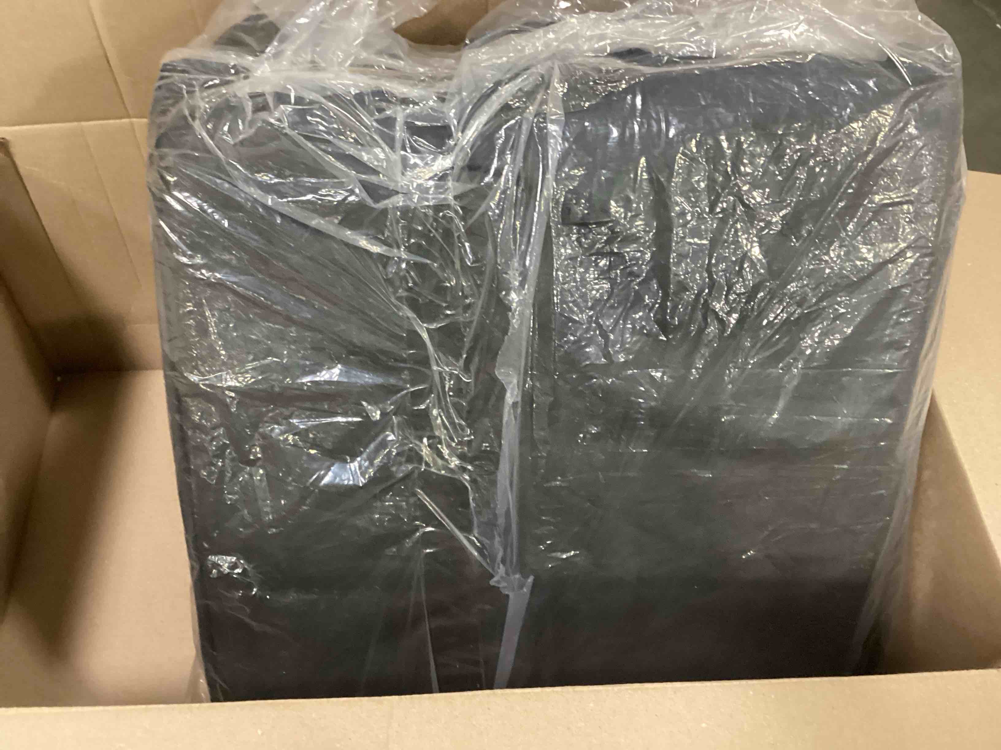 https://s3.amazonaws.com/lotting-images-prod/bidfta/RED5194206_1708002119932.jpeg