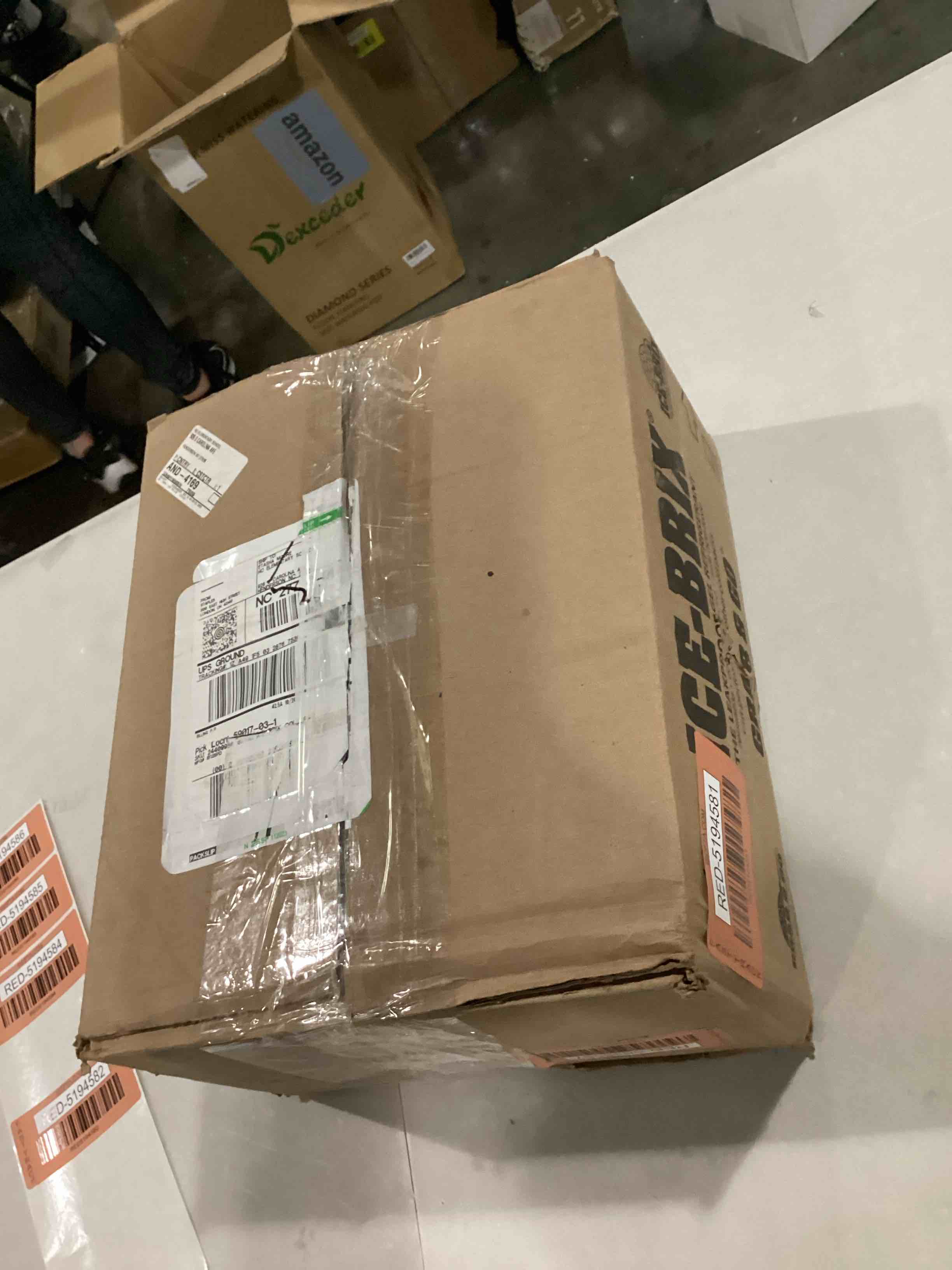 https://s3.amazonaws.com/lotting-images-prod/bidfta/RED5194581_1709582639383.jpeg